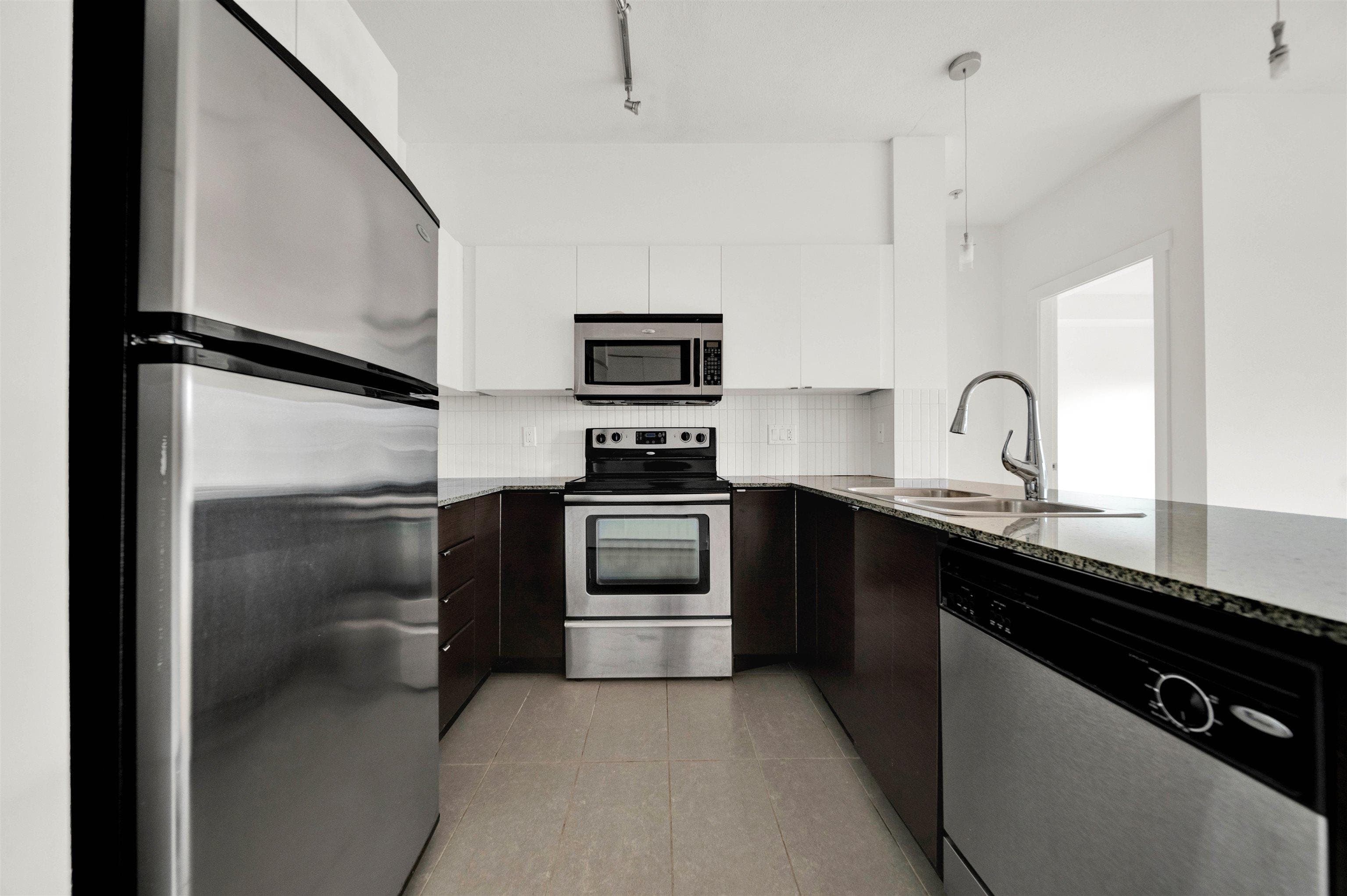 437 - 13733 107a Avenue, Surrey, V3T 0B7 — photo 4