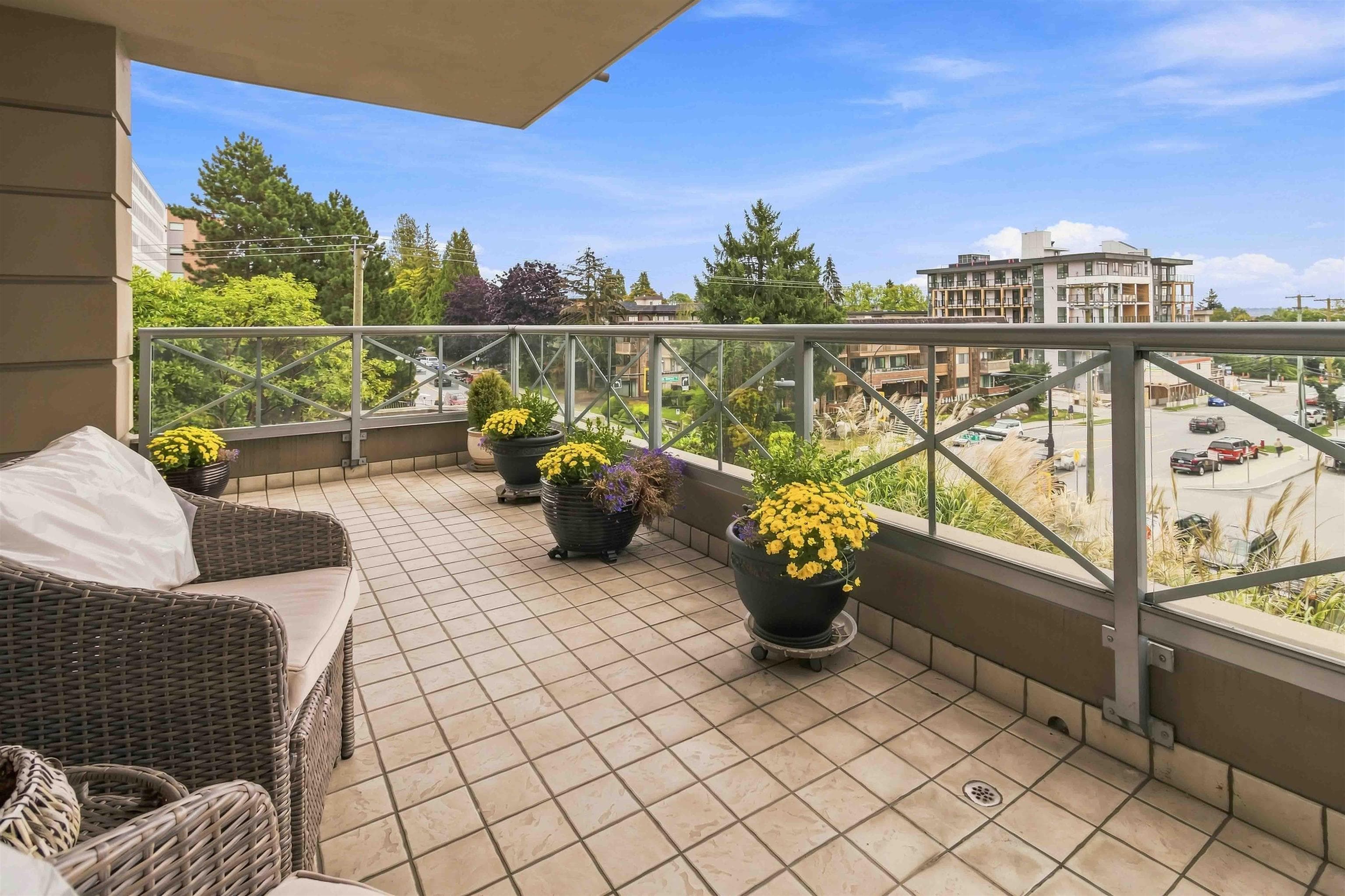 405 - 160 E 13th Street, North Vancouver, V7L 2L5 — photo 4