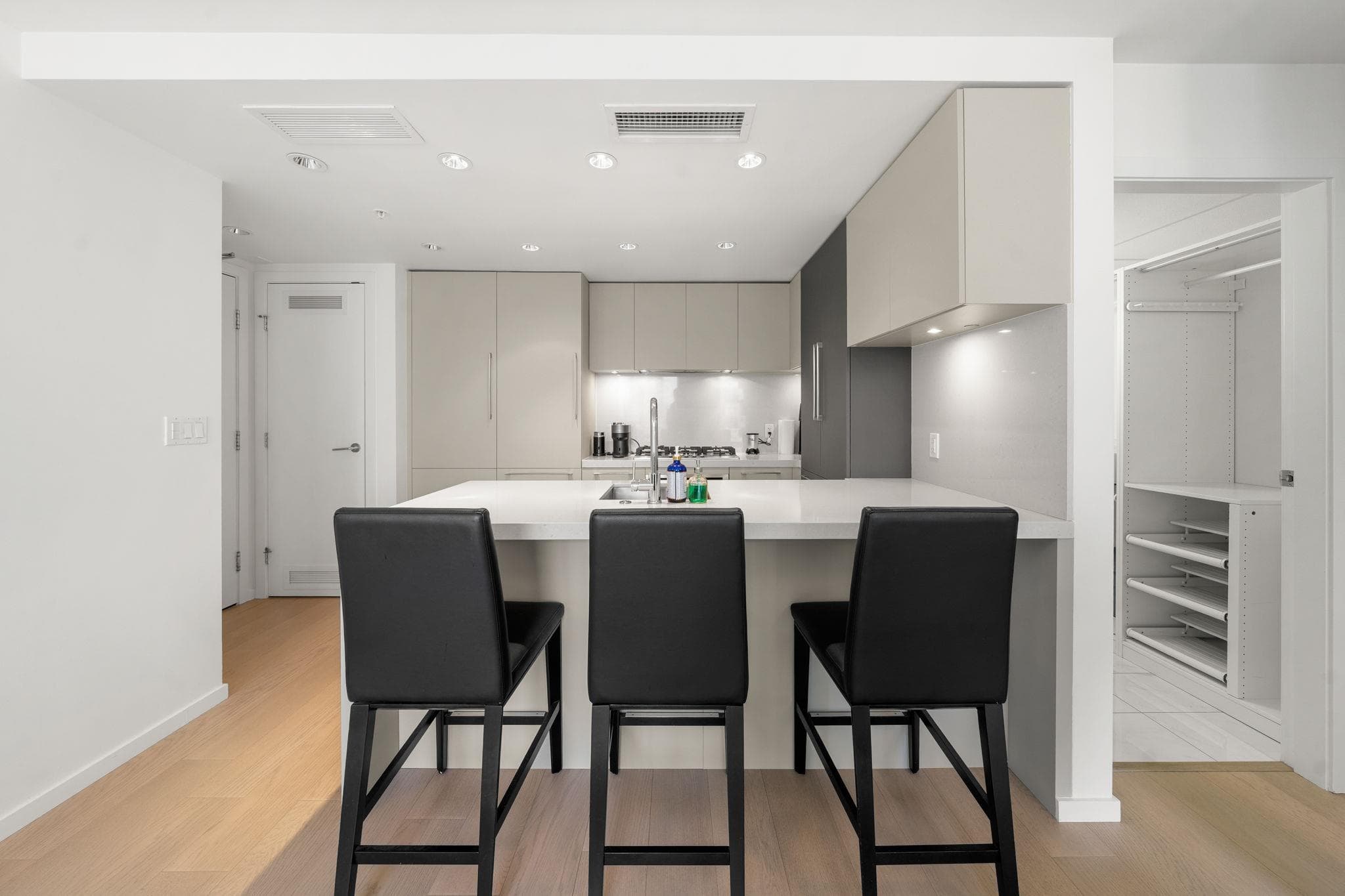 2501 - 1351 Continental Street, Vancouver, V6Z 0C6 — photo 2