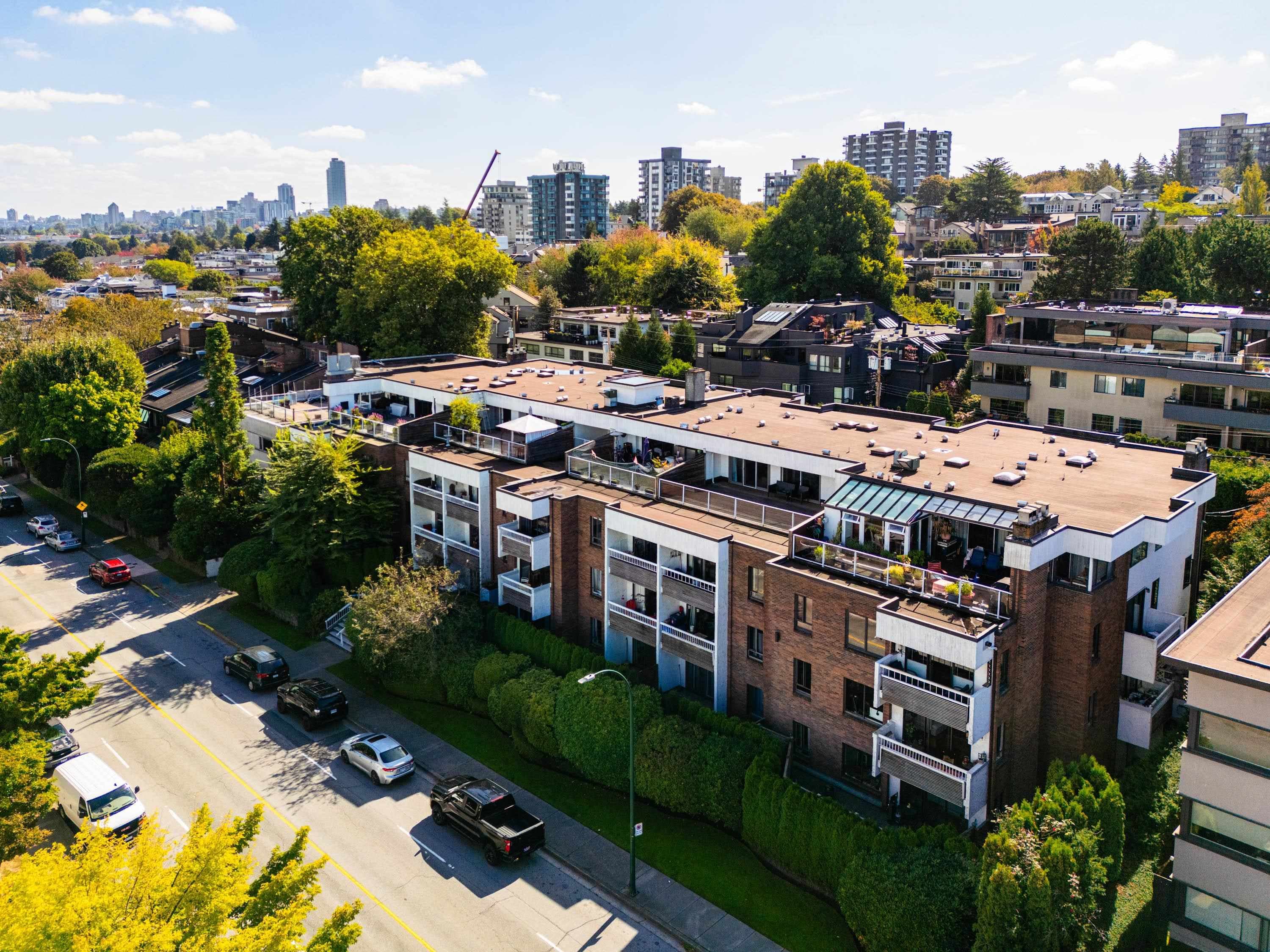 303 - 2450 Cornwall Avenue, Vancouver, V6K 1B8 — photo 2