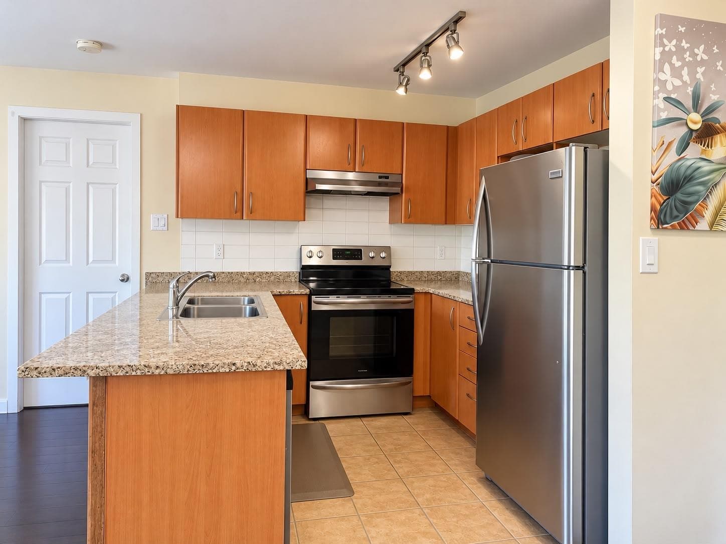 PH2 - 1205 N Fifth Avenue Avenue, New Westminster, V3M 1Y9 — photo 3