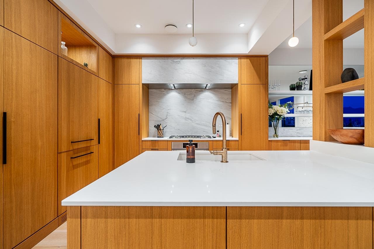 2445 W 1st Avenue, Vancouver, V6K 1G5 — photo 5