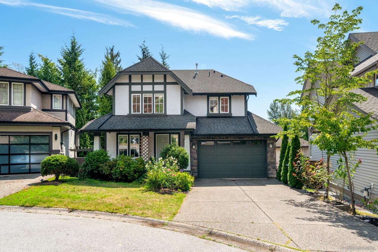 22 Maple Court, Port Moody, V3H 5M8 — photo 1