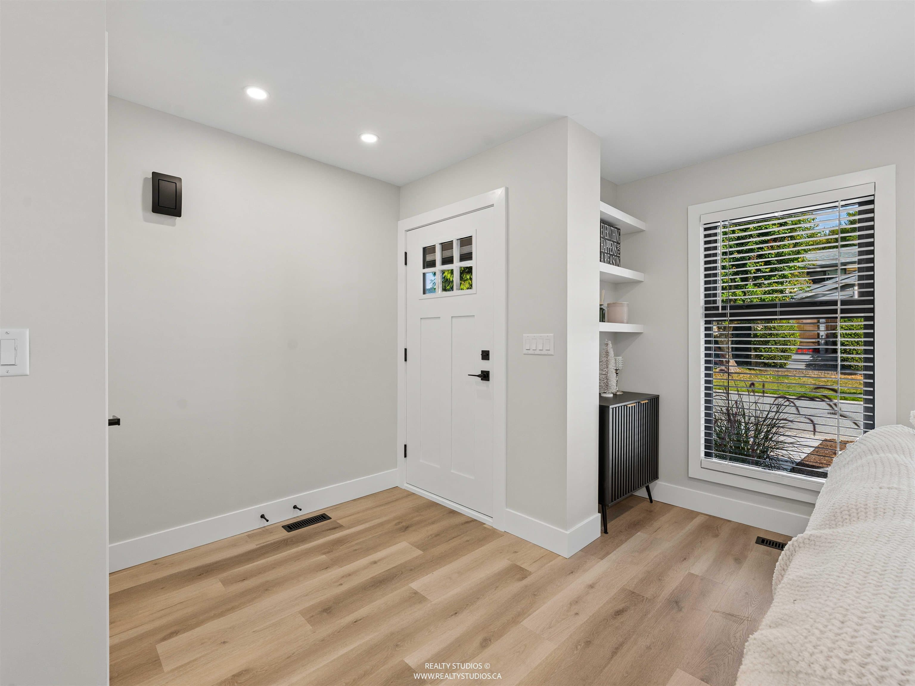 1895 Bow Drive, Coquitlam, V3E 1P7 — photo 4