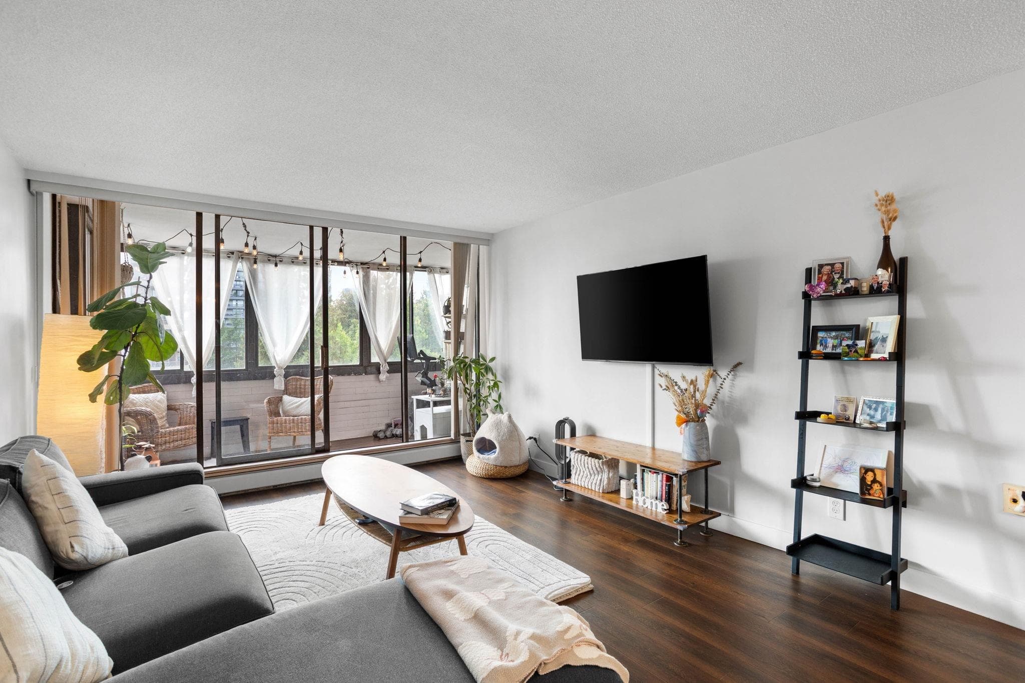 906 - 2020 Bellwood Avenue, Burnaby, V5B 4P8 — photo 3