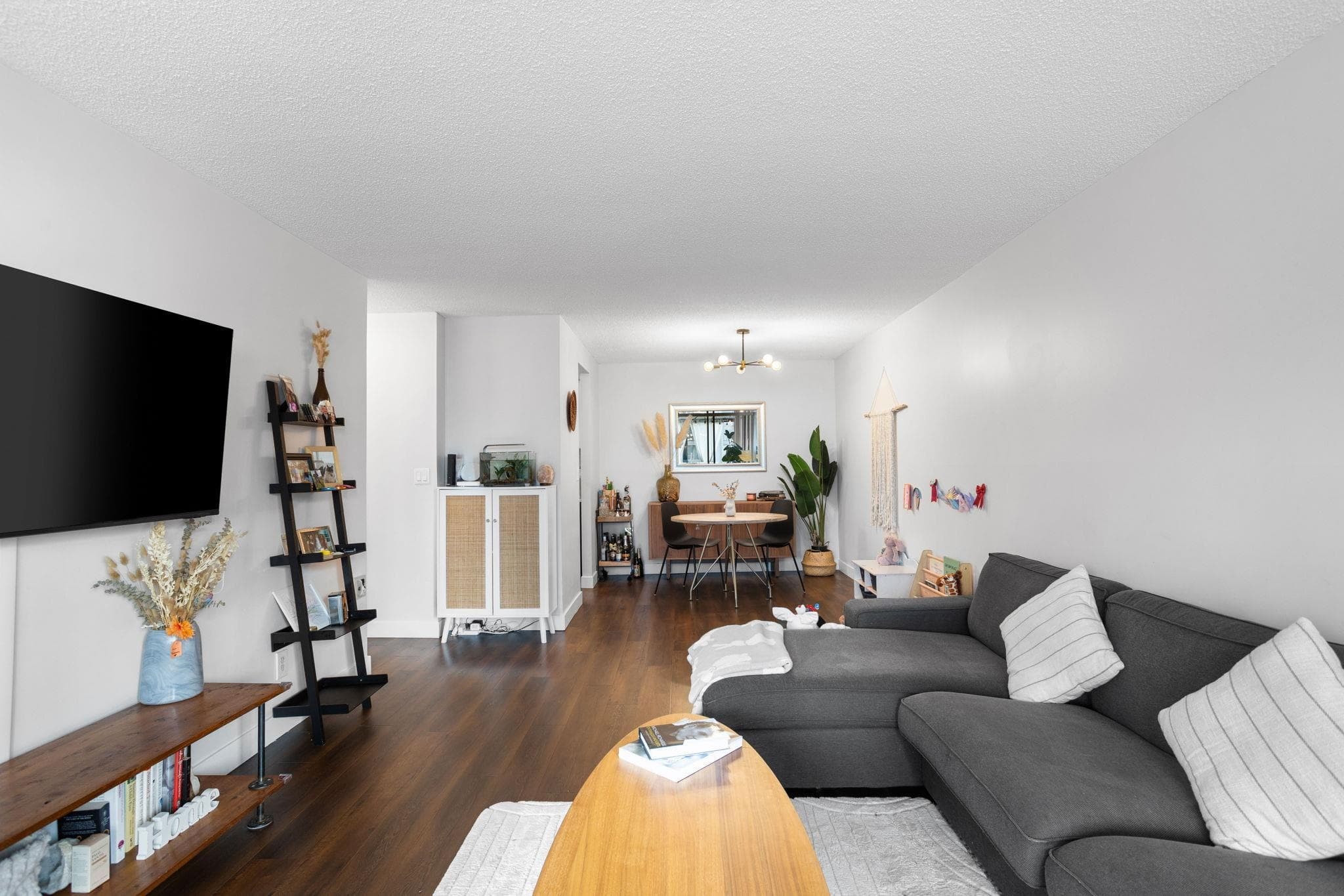 906 - 2020 Bellwood Avenue, Burnaby, V5B 4P8 — photo 5