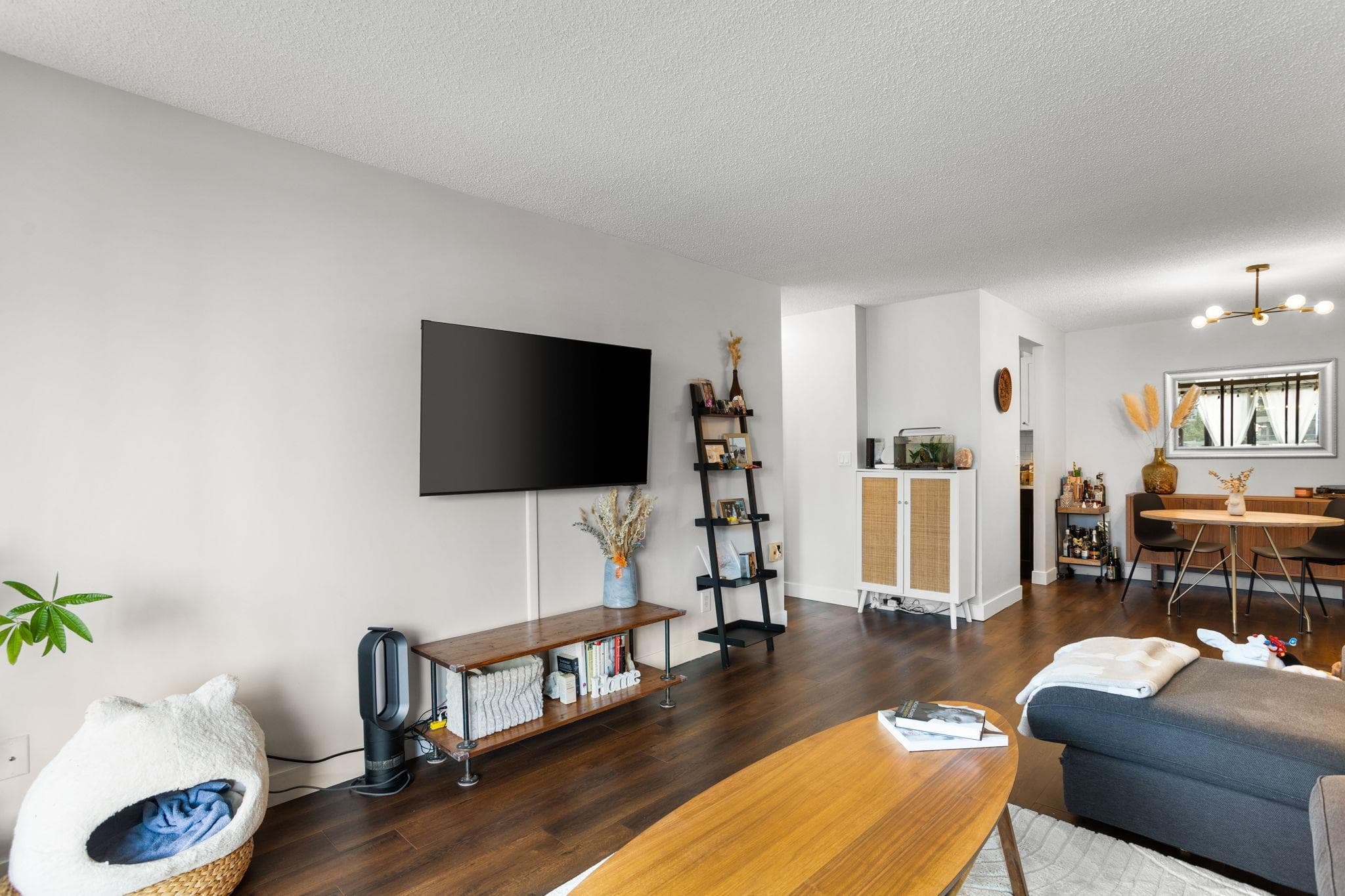 906 - 2020 Bellwood Avenue, Burnaby, V5B 4P8 — photo 4