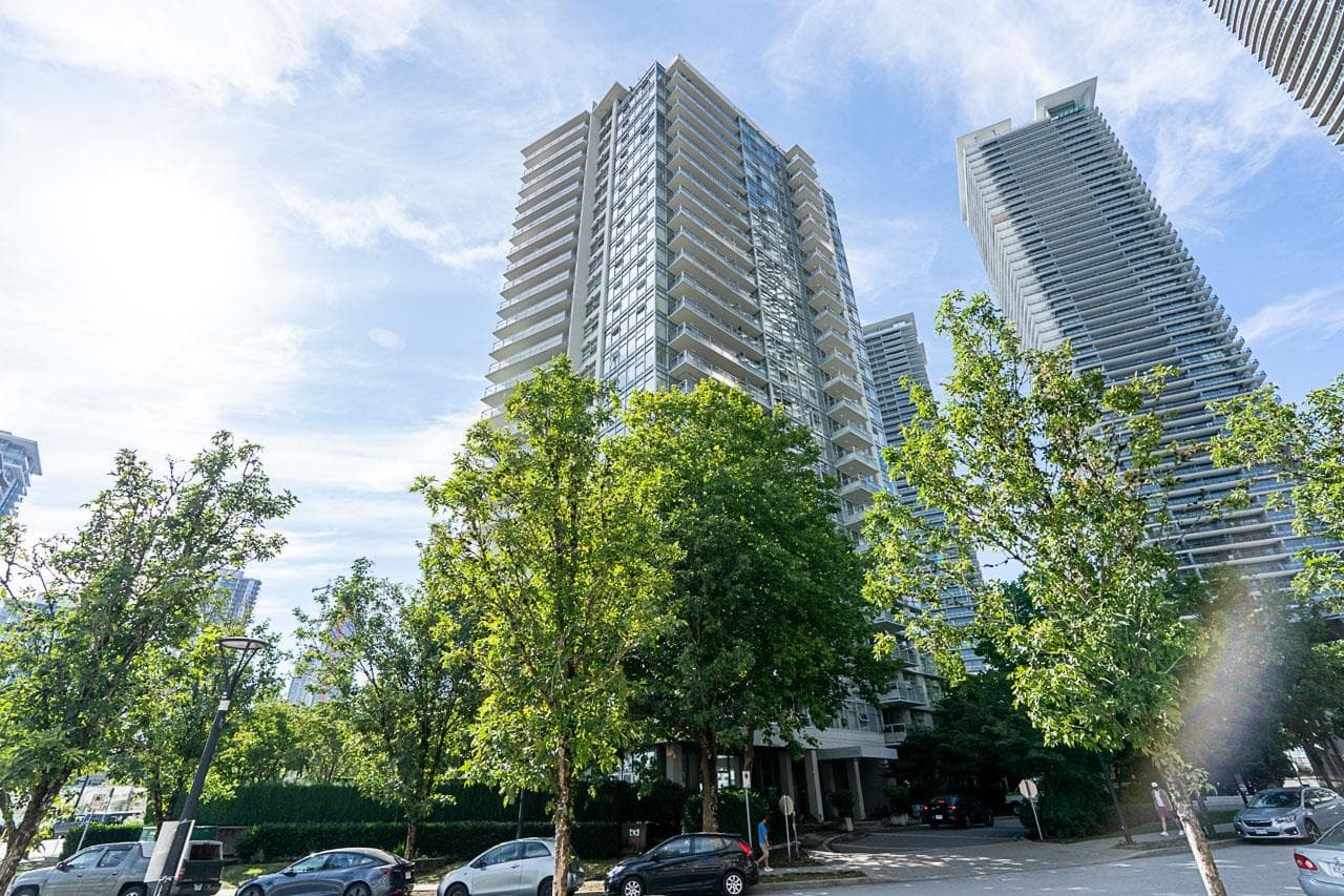 2708 - 2289 Yukon Crescent, Burnaby, V5C 0B2 — photo 2