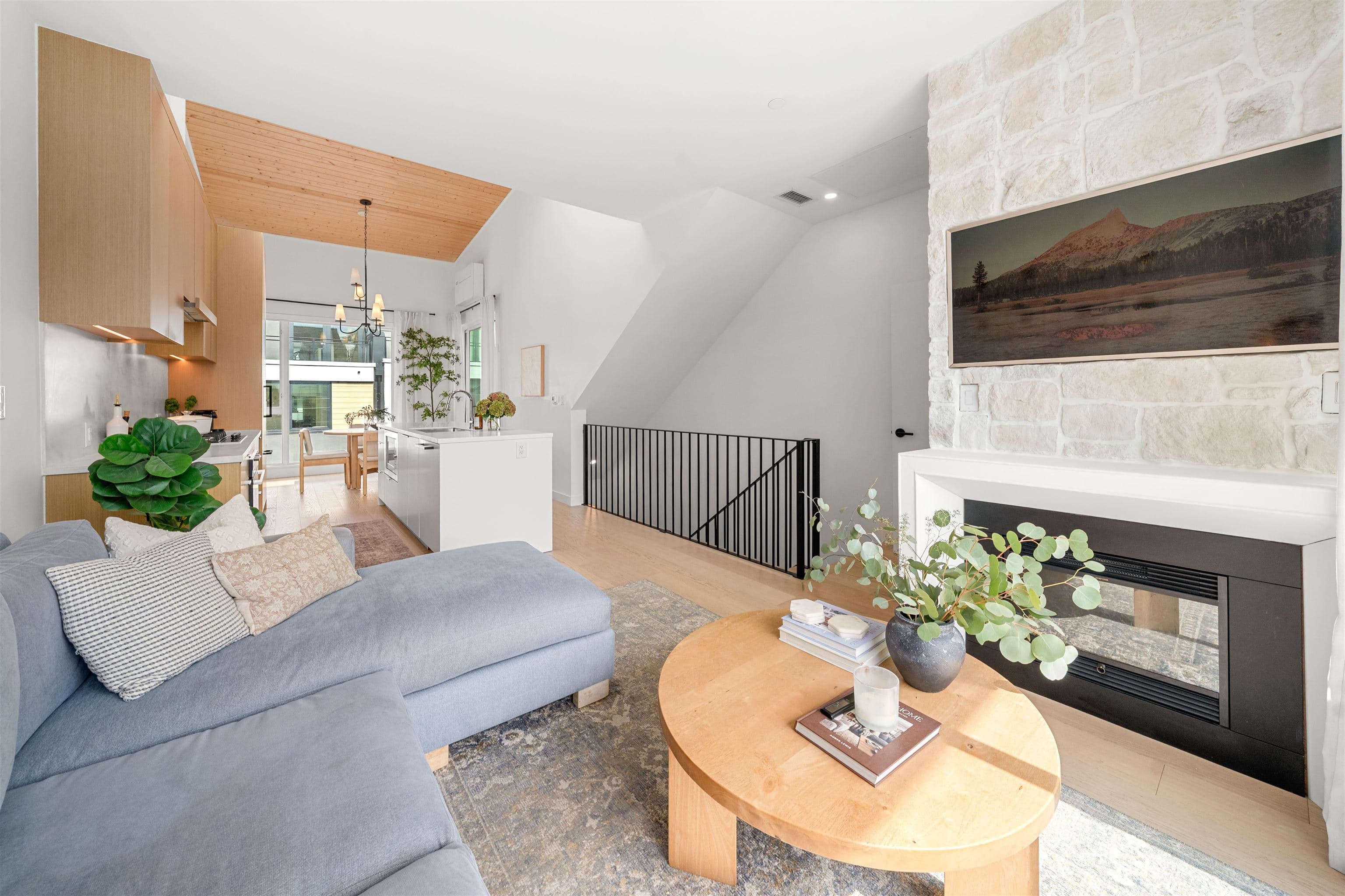 224 - 650 E 2nd Street, North Vancouver, V7L 1E3 — photo 2