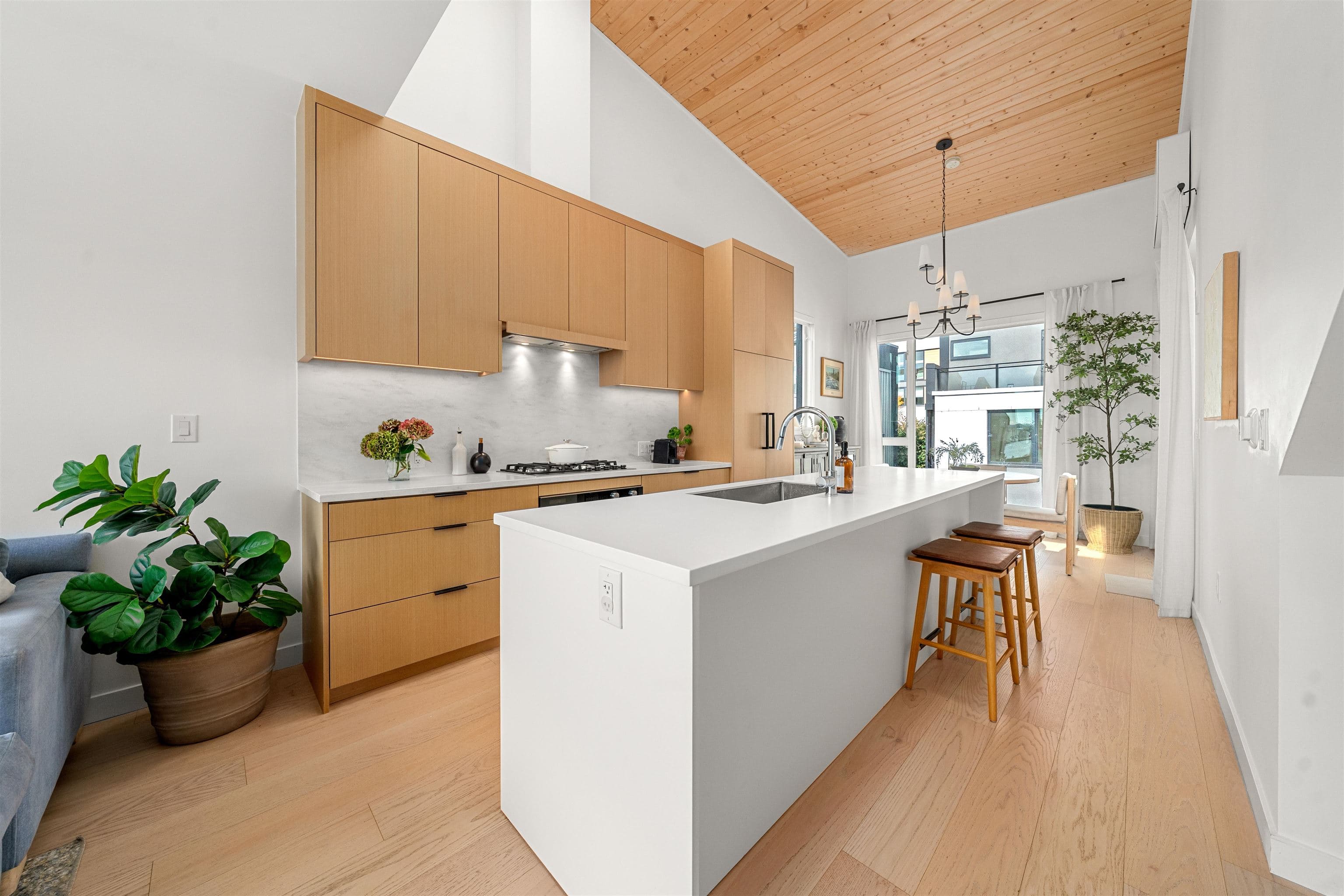 224 - 650 E 2nd Street, North Vancouver