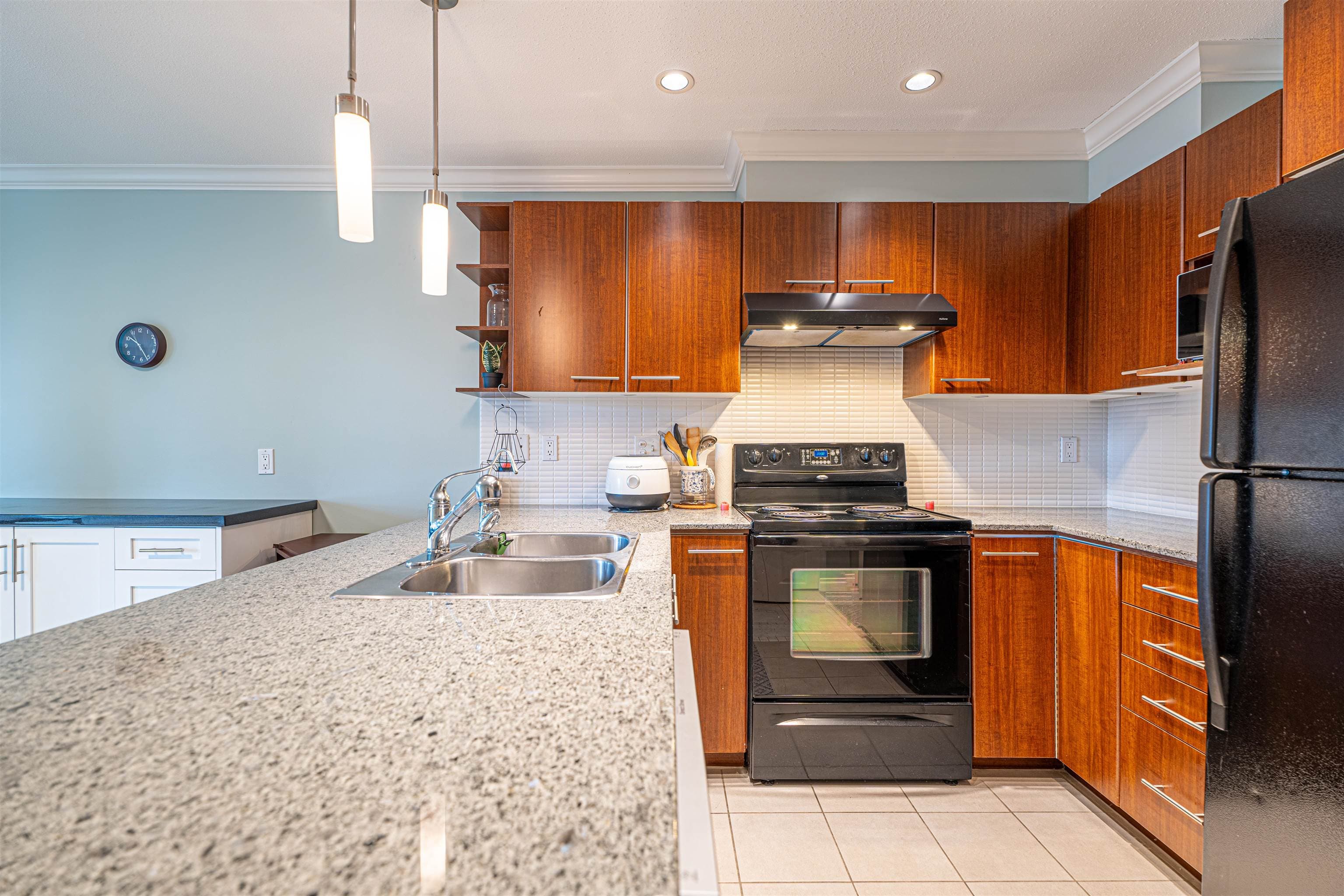 303 - 4799 Brentwood Drive, Burnaby, V5C 0C4 — photo 2