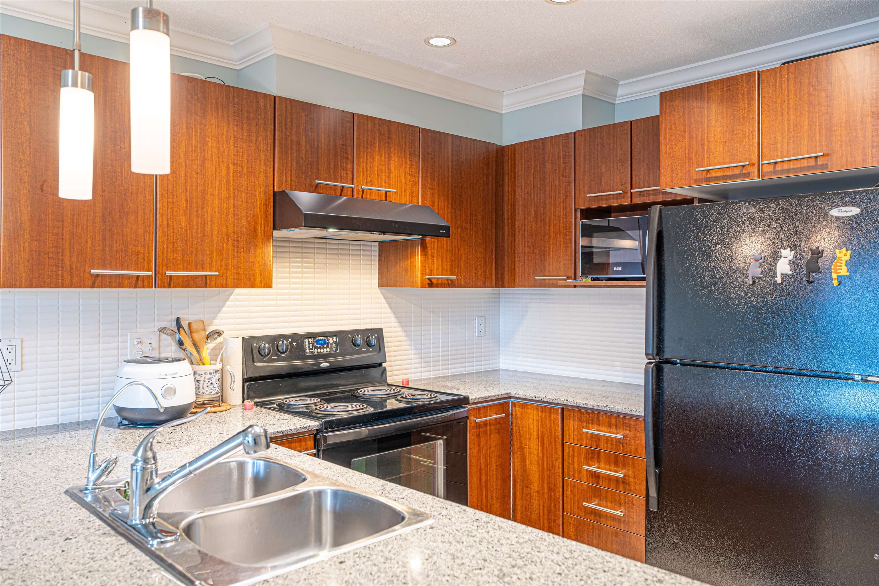 303 - 4799 Brentwood Drive, Burnaby, V5C 0C4 — photo 3