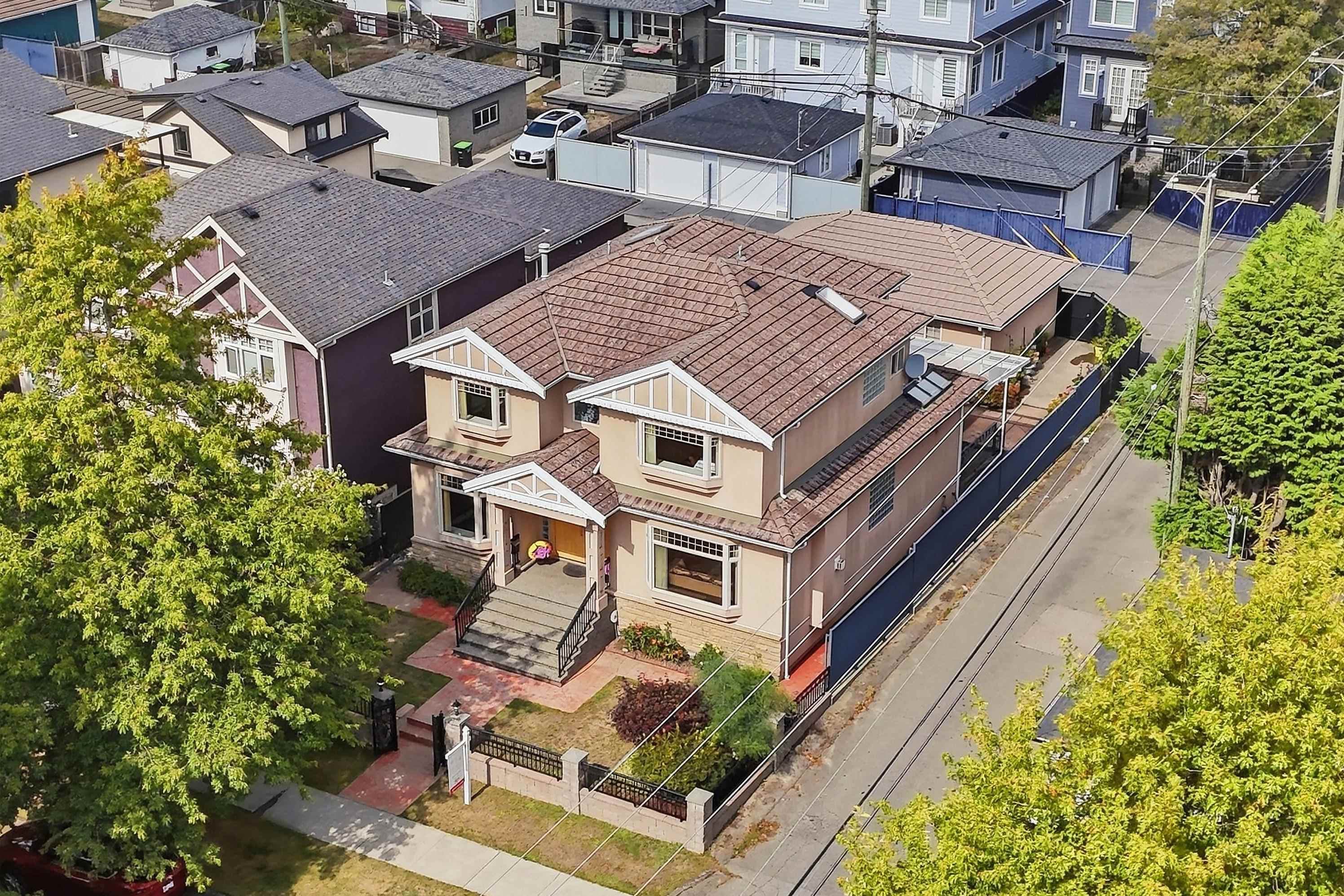 2763 E 53rd Avenue, Vancouver, V5S 1W3 — photo 1