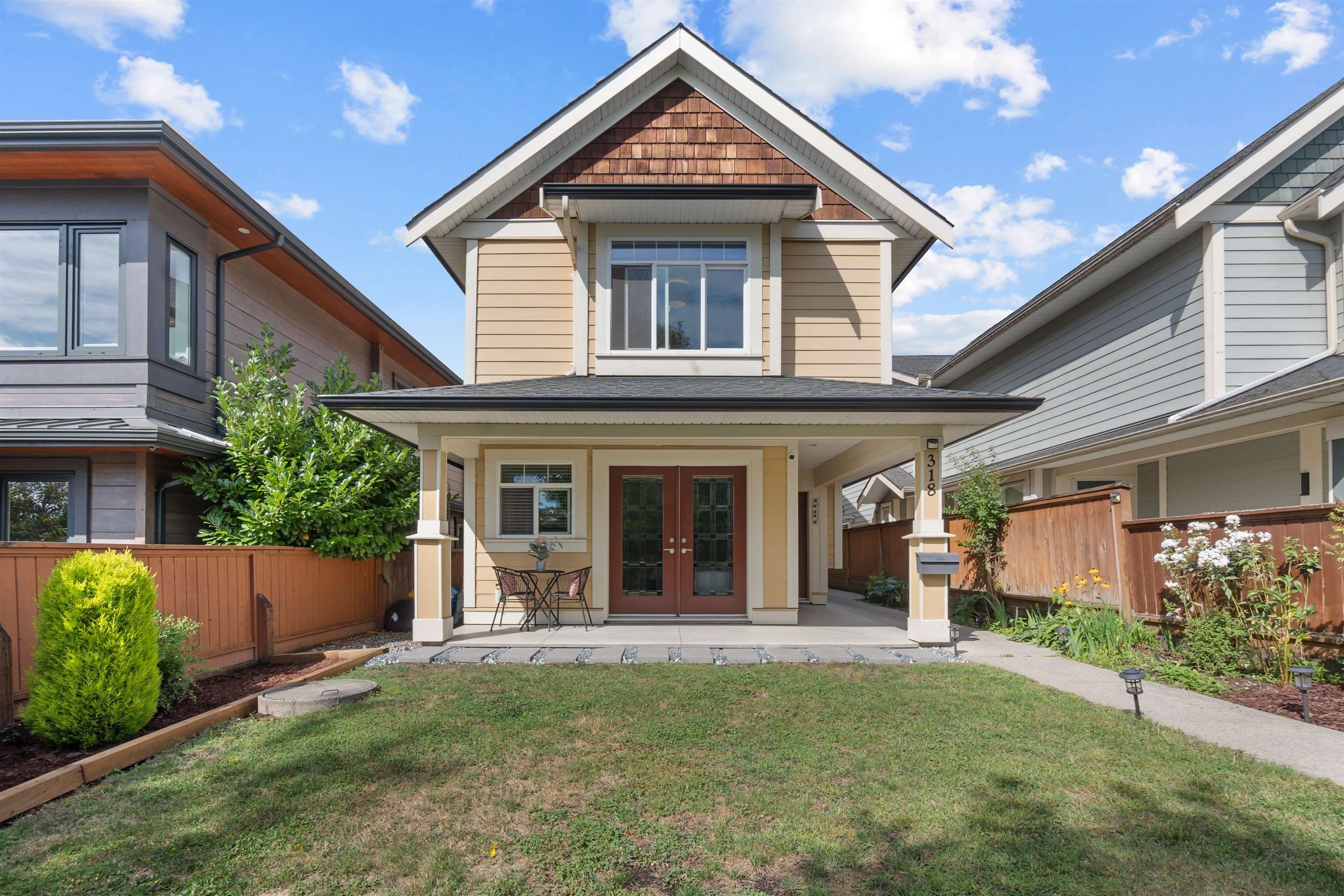 318 W 18th Street, North Vancouver, V7M 1W9 — photo 2