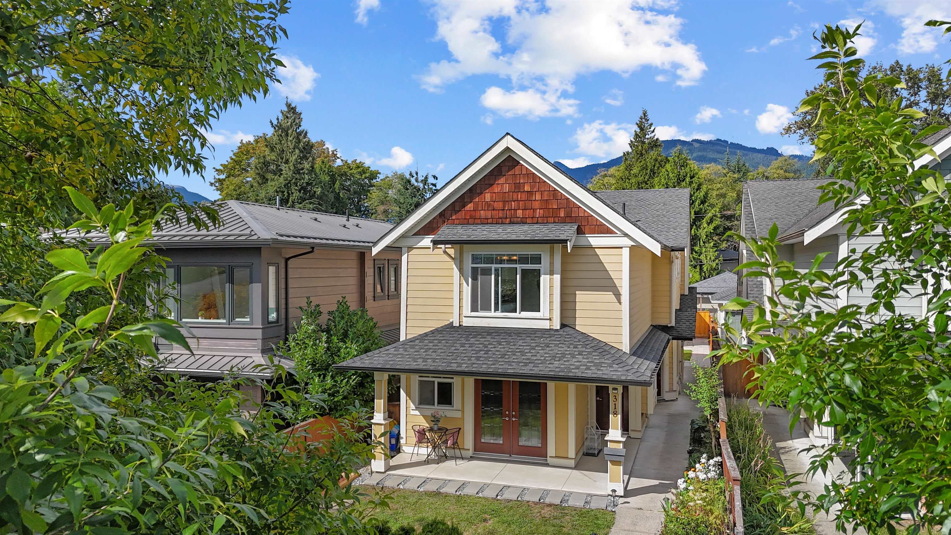 318 W 18th Street, North Vancouver, V7M 1W9 — photo 3