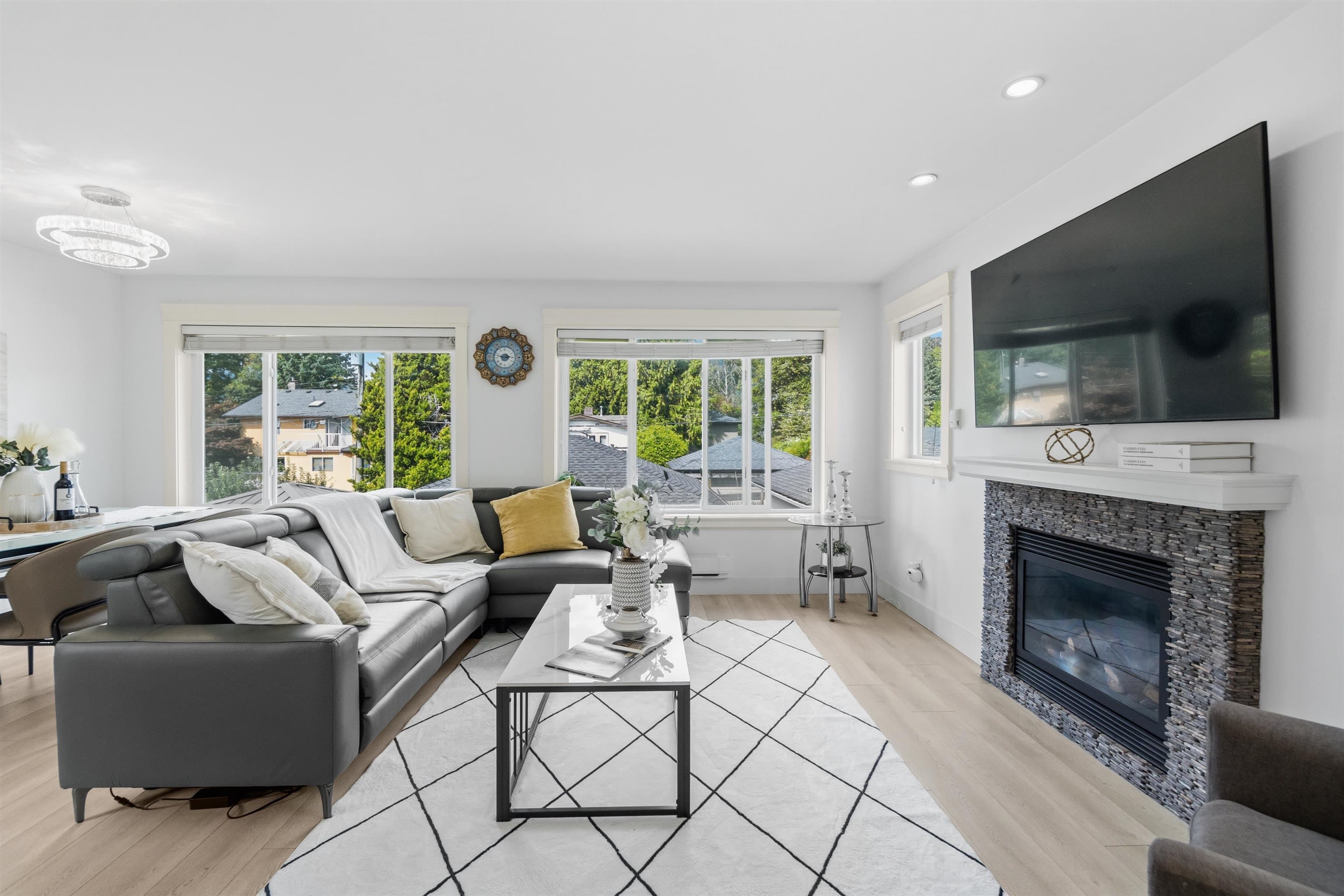 318 W 18th Street, North Vancouver, V7M 1W9 — photo 4