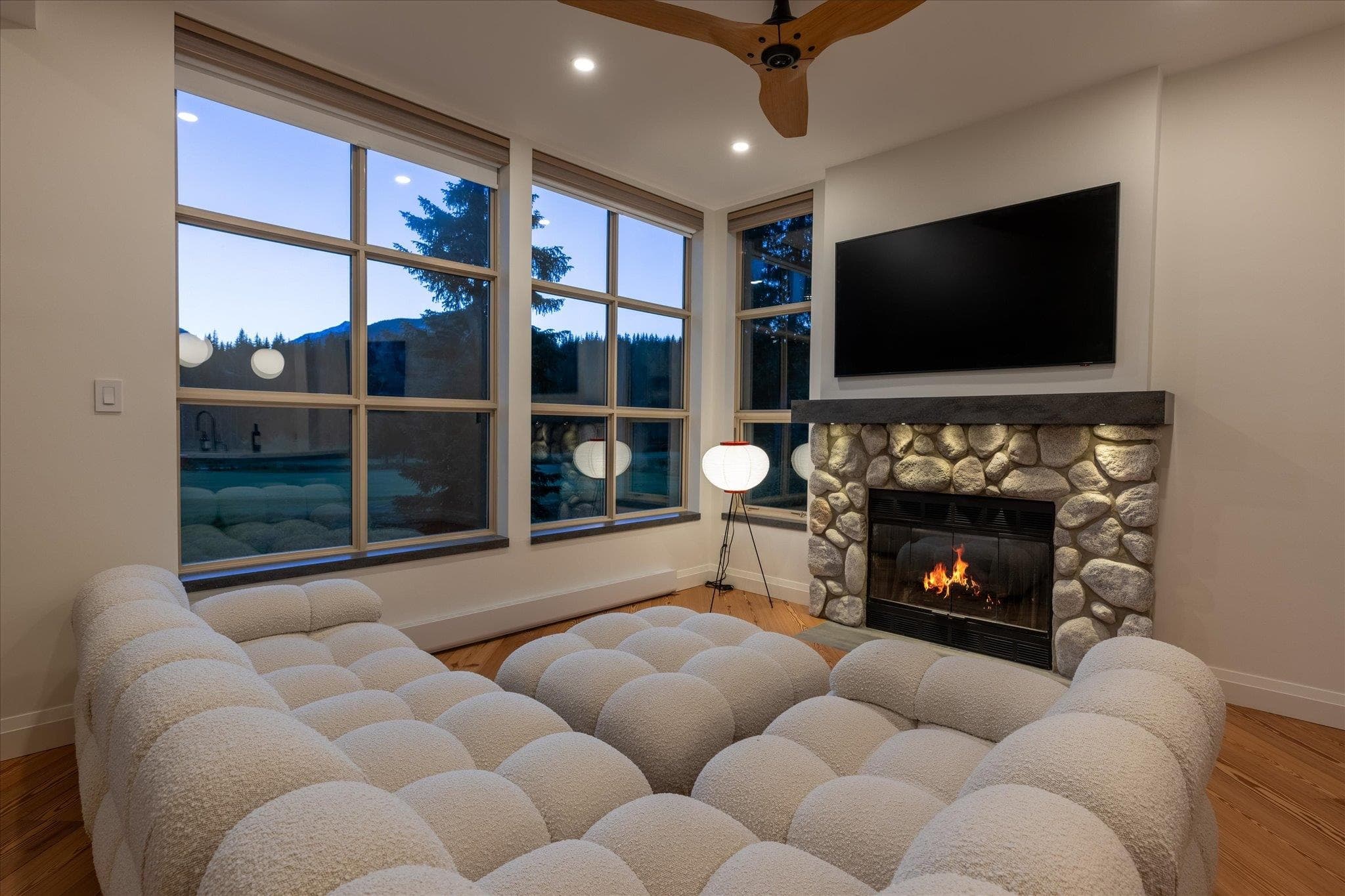 5 - 4644 Blackcomb Way, Whistler, V8E 0H2 — photo 4