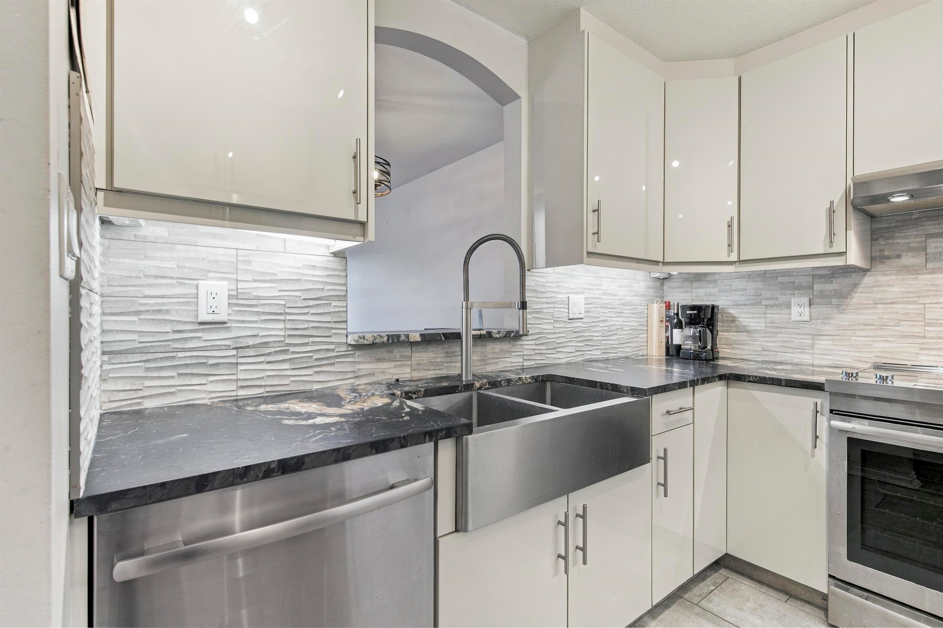 109 - 5835 Hampton Place, Vancouver, V6T 2G2 — photo 3