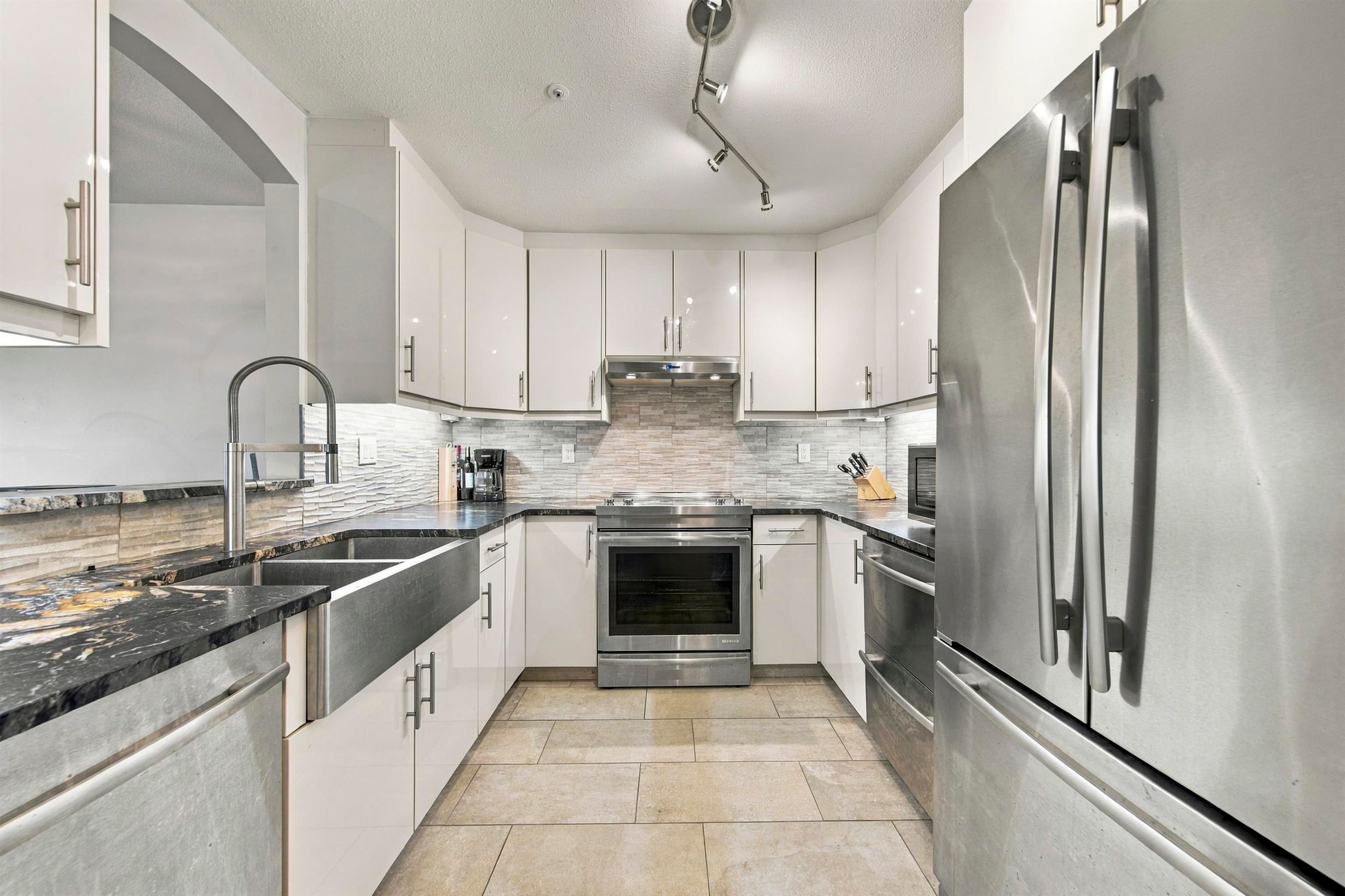 109 - 5835 Hampton Place, Vancouver, V6T 2G2 — photo 1