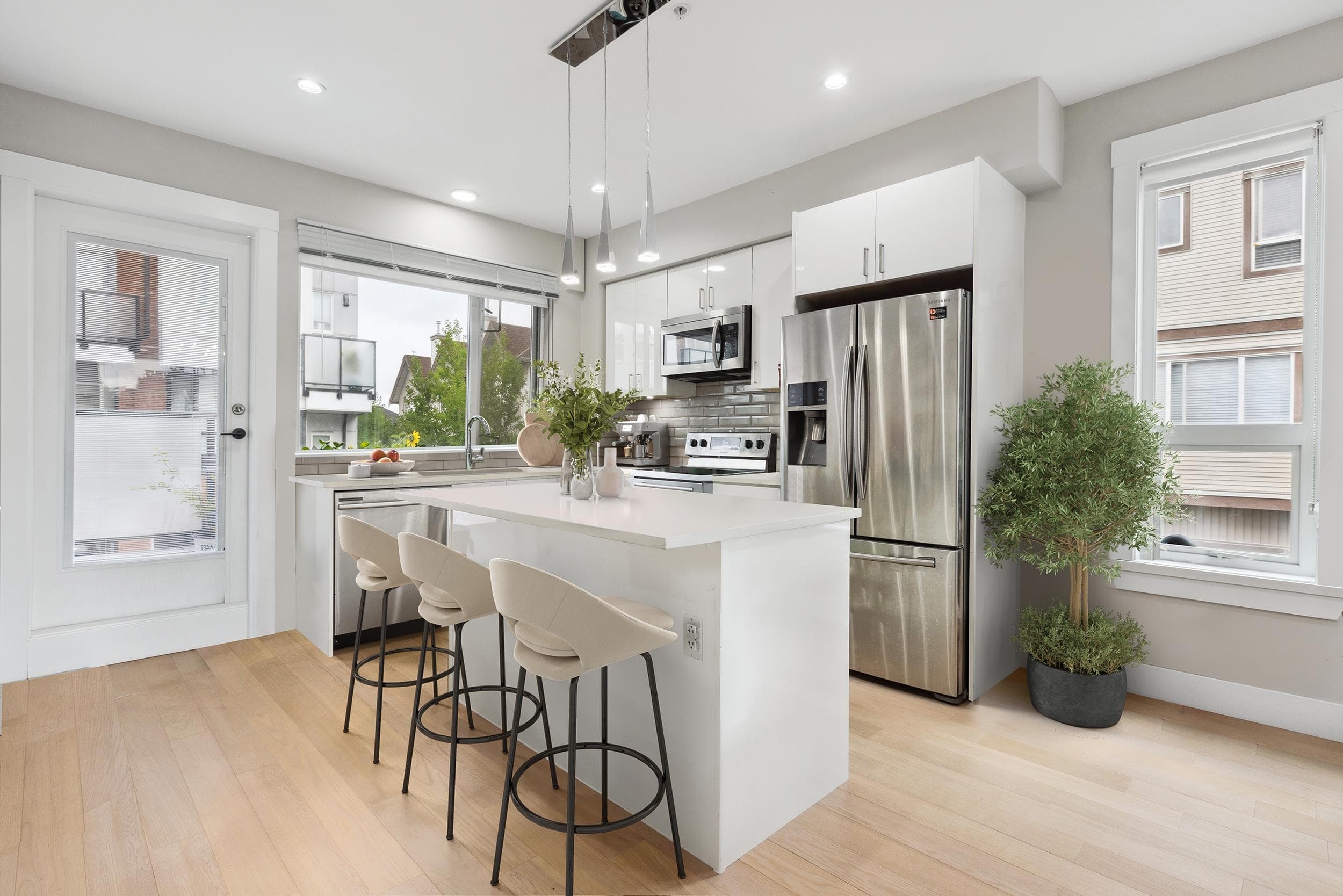 1 - 22711 Westminster Highway, Richmond, V6V 1B6 — photo 4