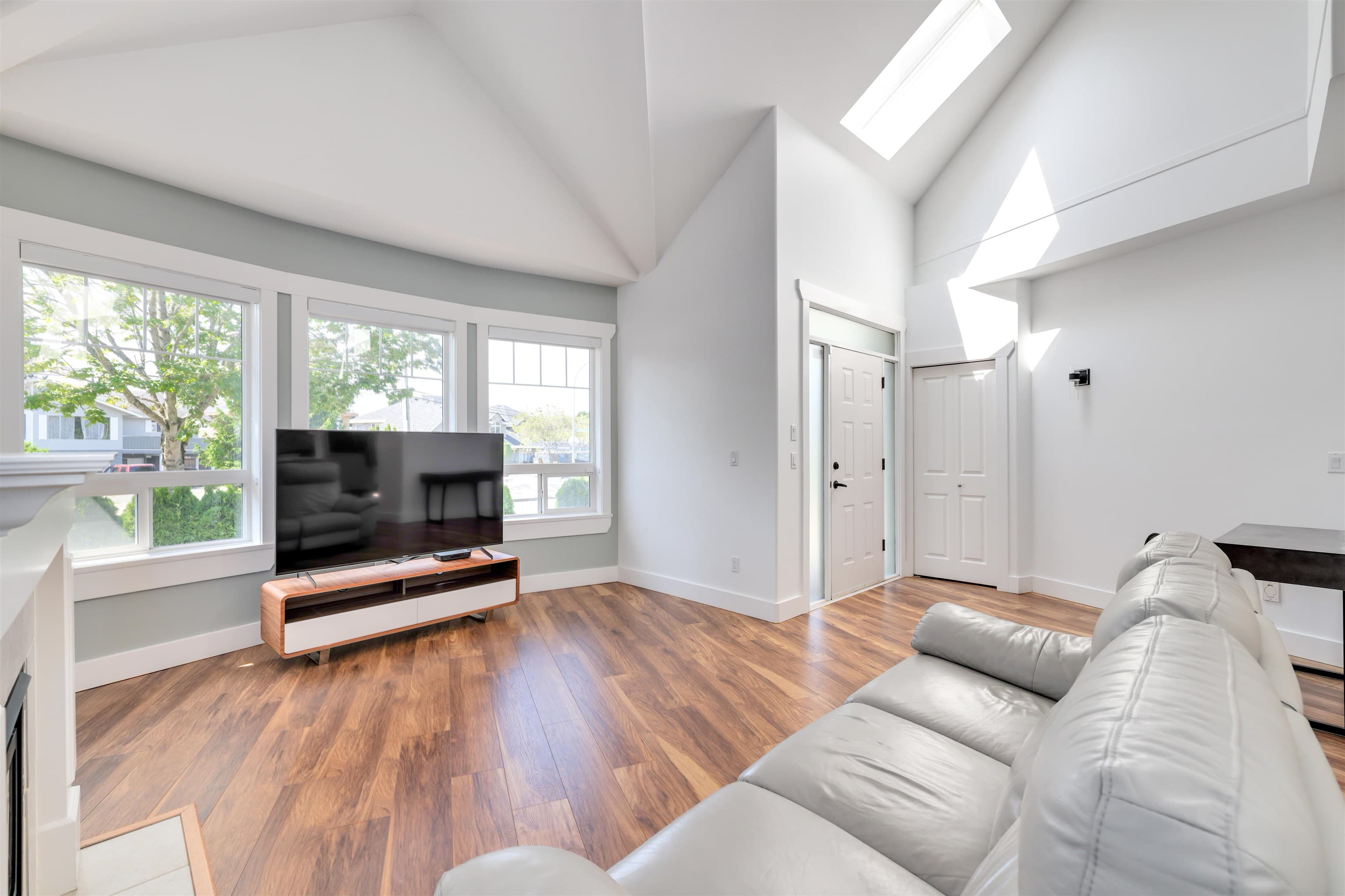 6982 Barnard Drive, Richmond, V7C 5T5 — photo 3