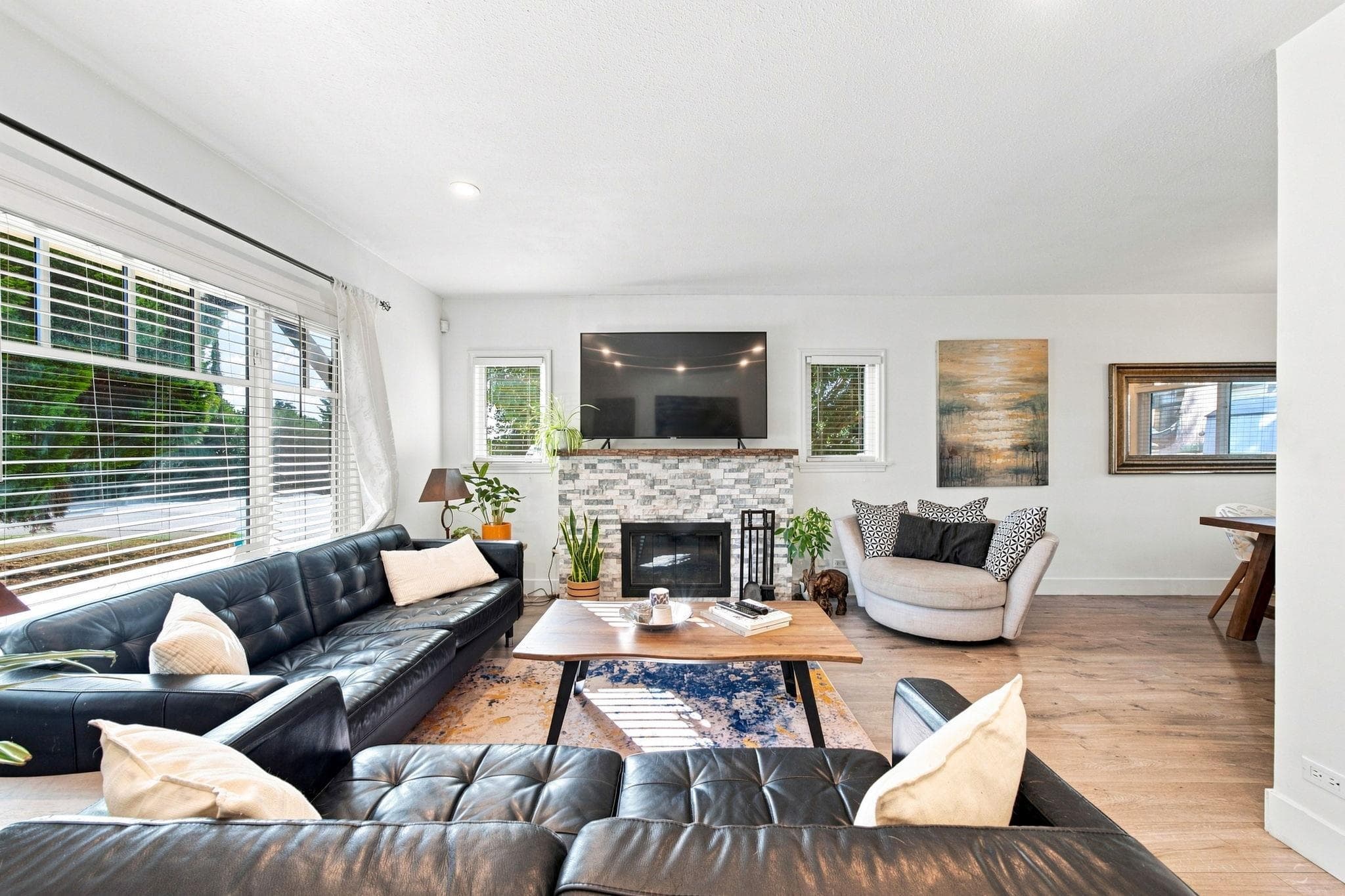 300 E 25th Street, North Vancouver, V7N 1A3 — photo 3
