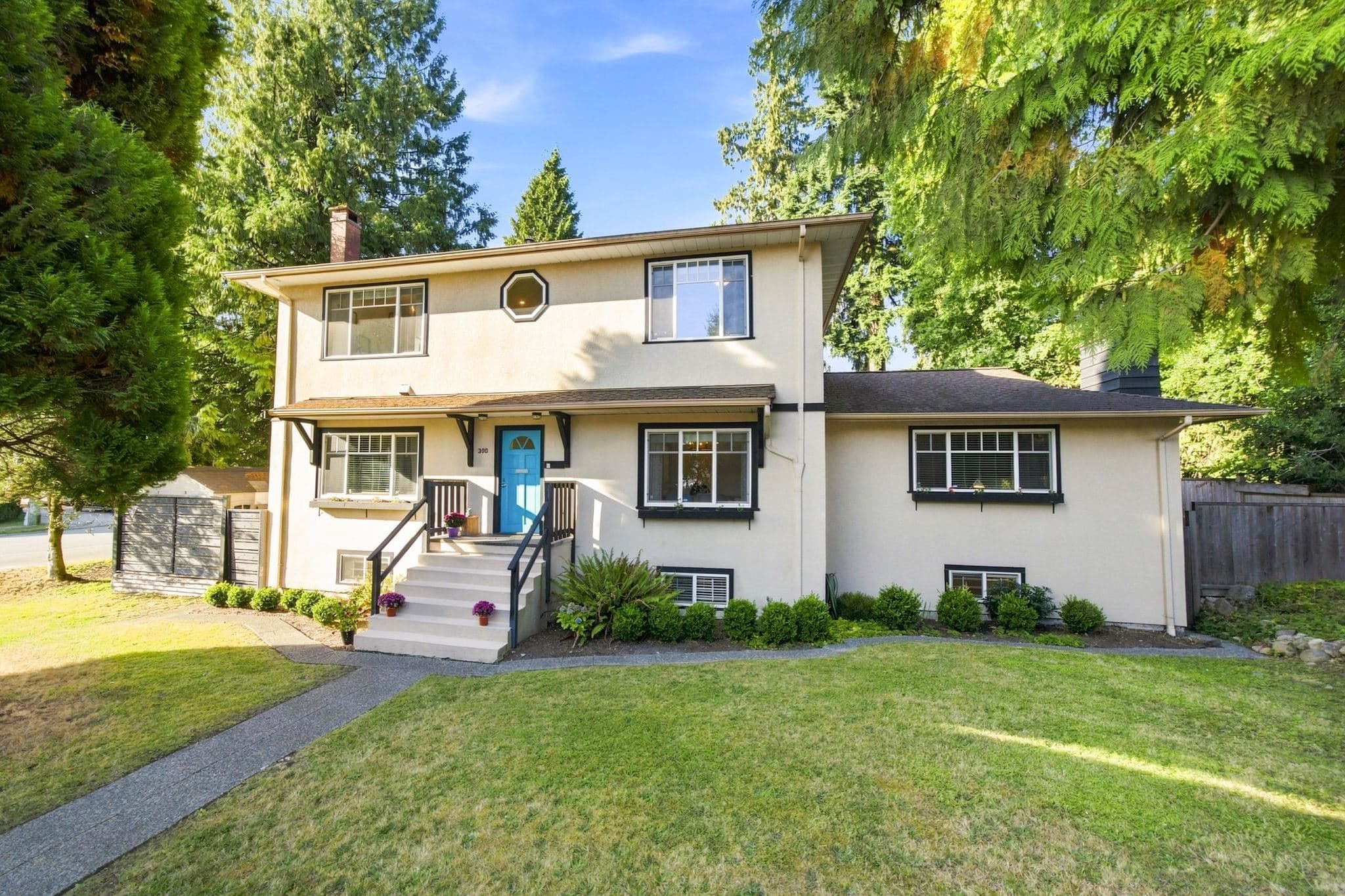 300 E 25th Street, North Vancouver