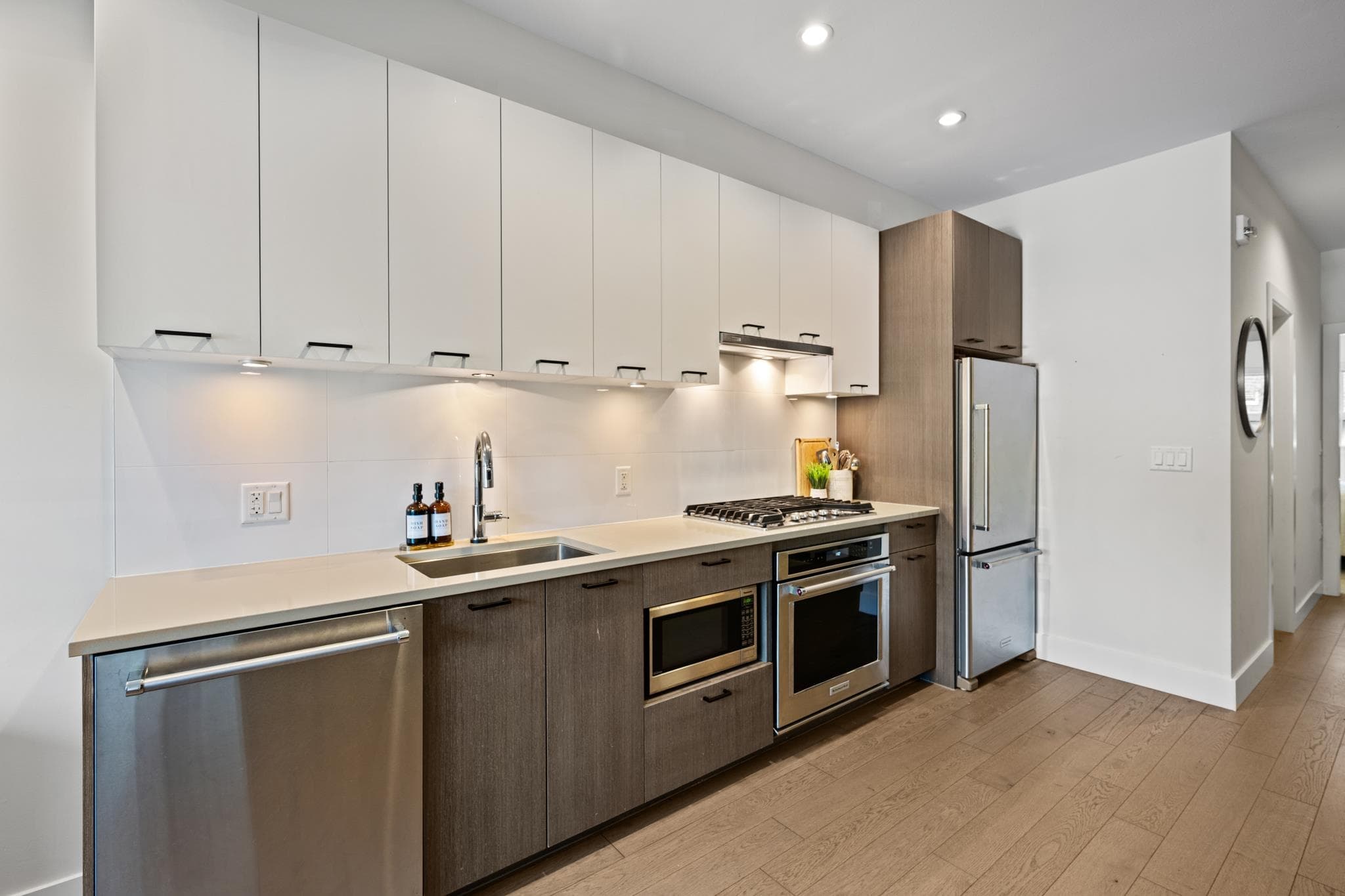 204 - 1738 55a Street, Tsawwassen, V4M 0A9 — photo 2