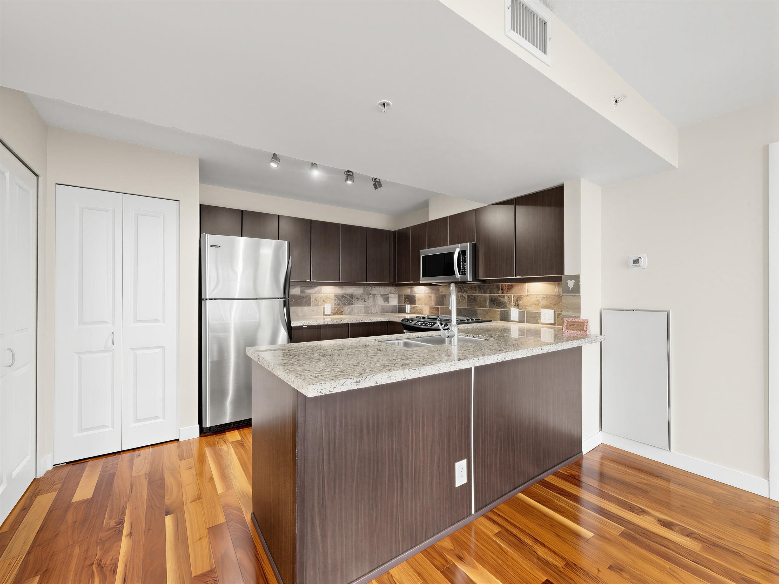 1006 - 6068 No. 3 Road, Richmond, V6Y 4M7 — photo 4