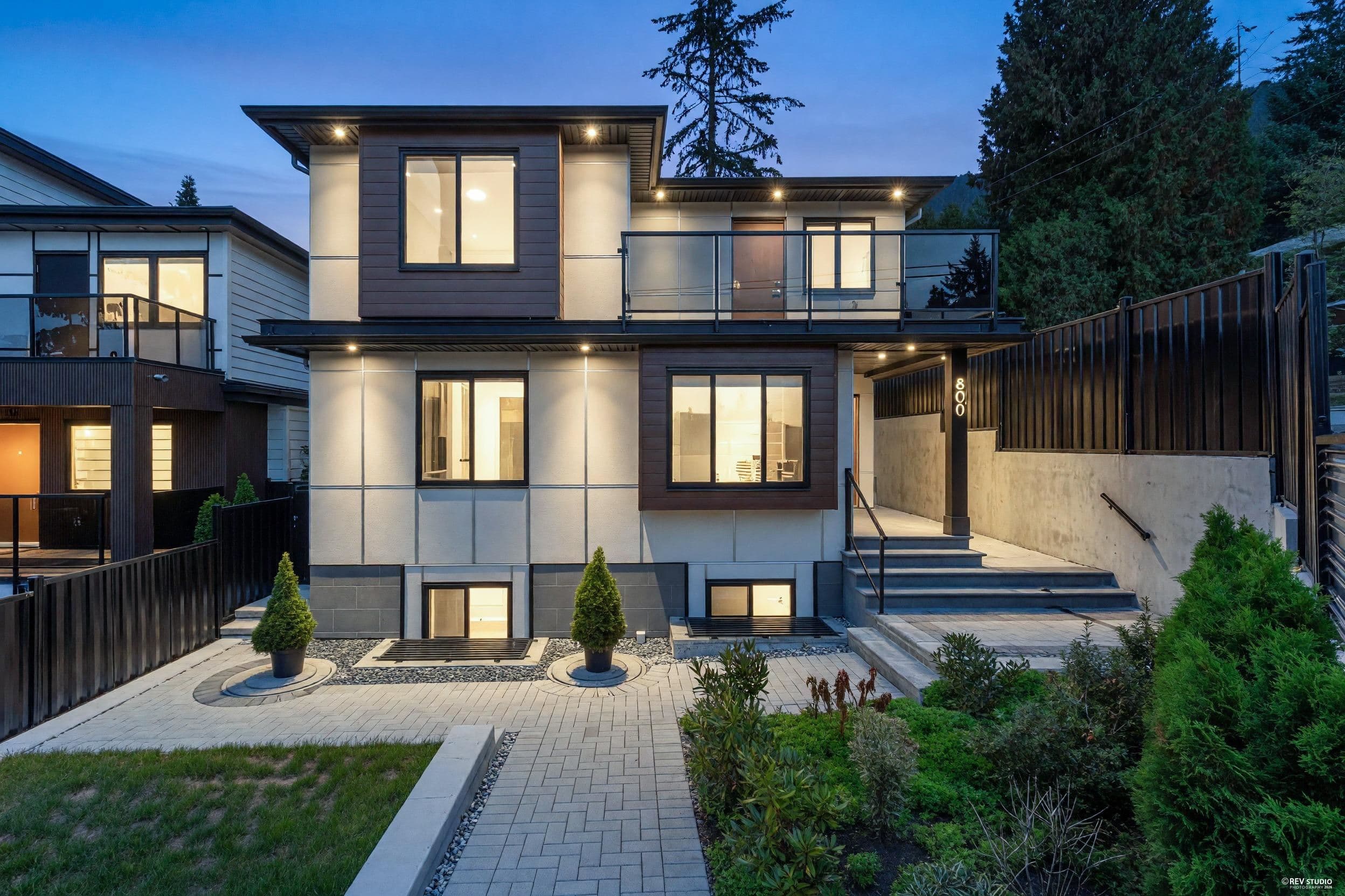 800 Montroyal Boulevard, North Vancouver