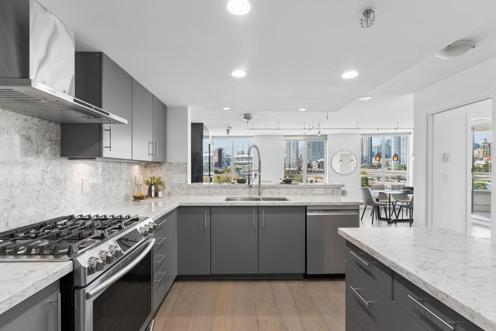 506 - 120 Milross Avenue, Vancouver, V6A 4K7 — photo 3
