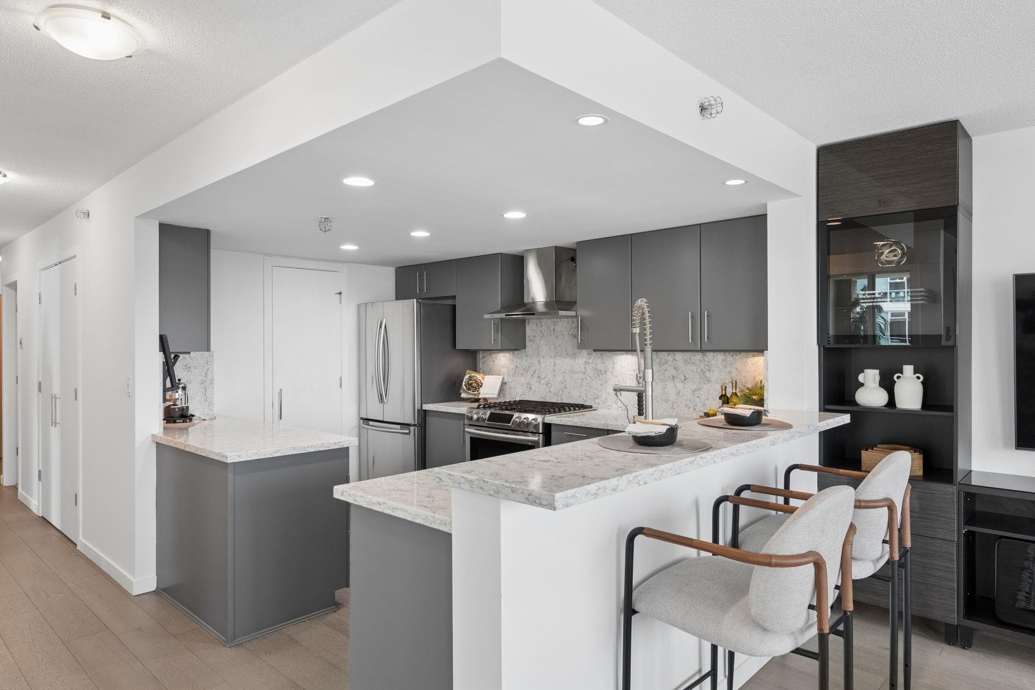 506 - 120 Milross Avenue, Vancouver, V6A 4K7 — photo 4