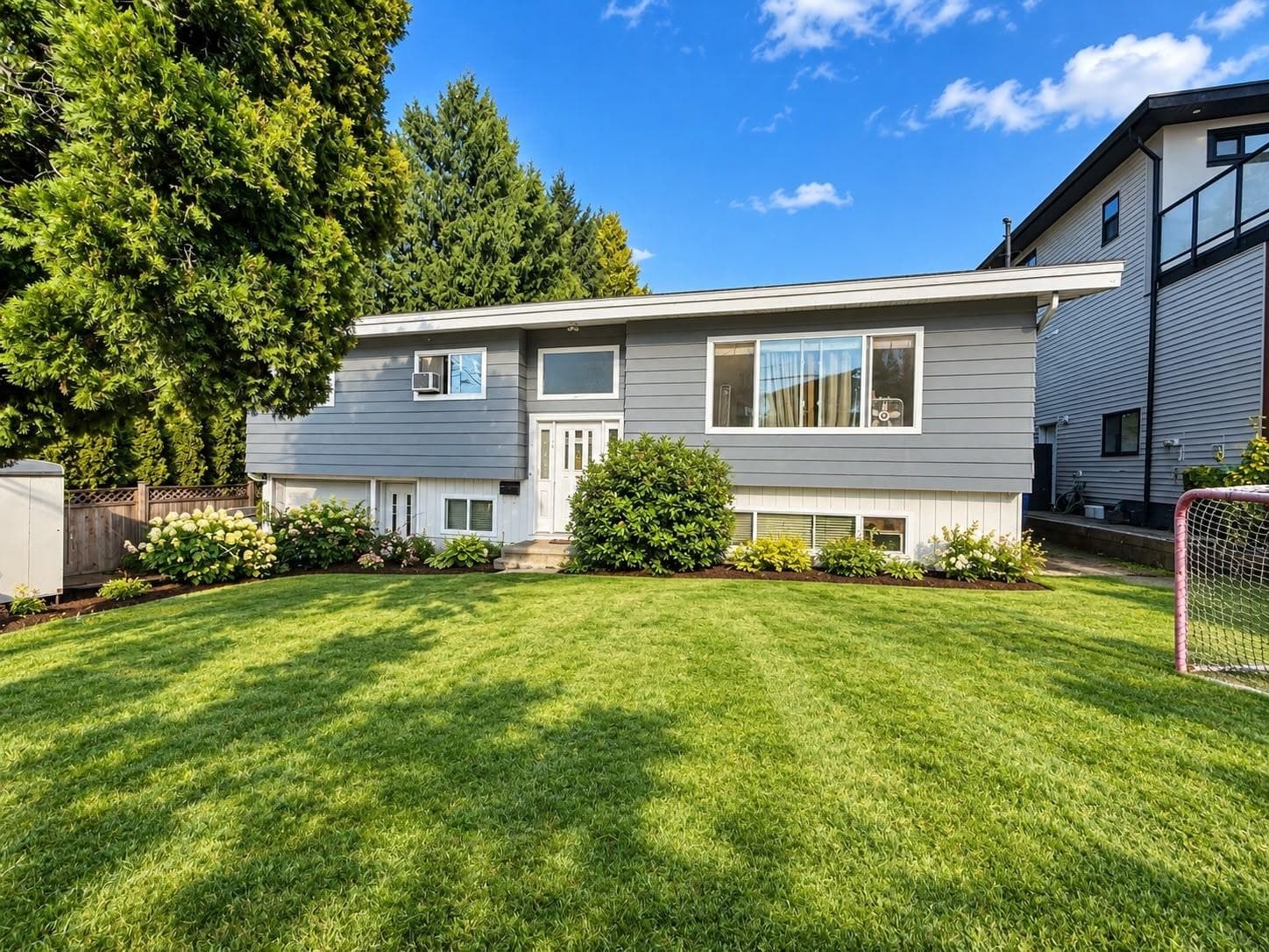1746 Jackson Street, Abbotsford, V2S 5R6 — photo 1