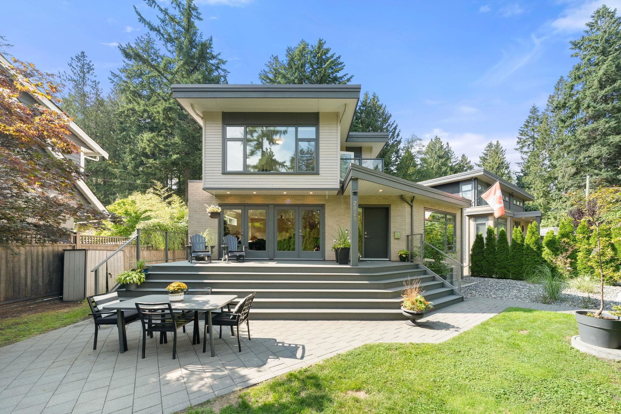 2025 Mackay Avenue, North Vancouver, V7P 2M8 — photo 1