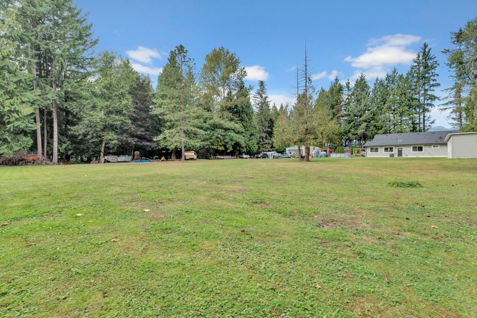 22288 136 Avenue, Maple Ridge, V4R 2P7 — photo 1