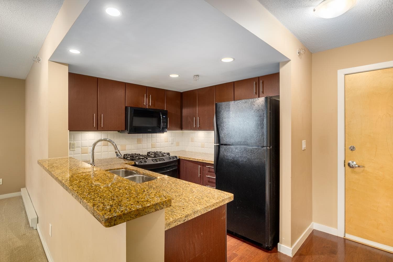 803 - 120 Milross Avenue, Vancouver, V6A 4K7 — photo 2
