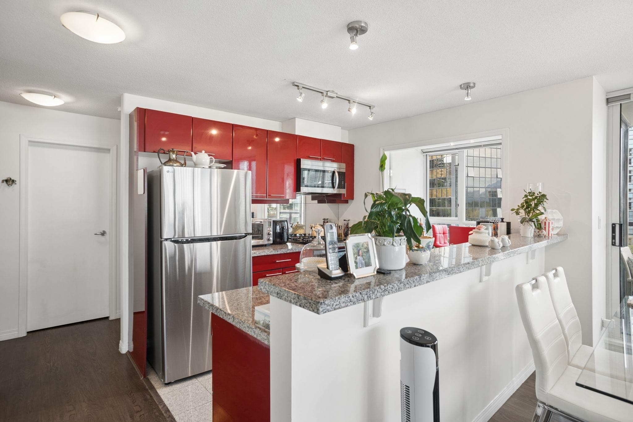 1005 - 1328 W Pender Street, Vancouver, V6E 4T1 — photo 2