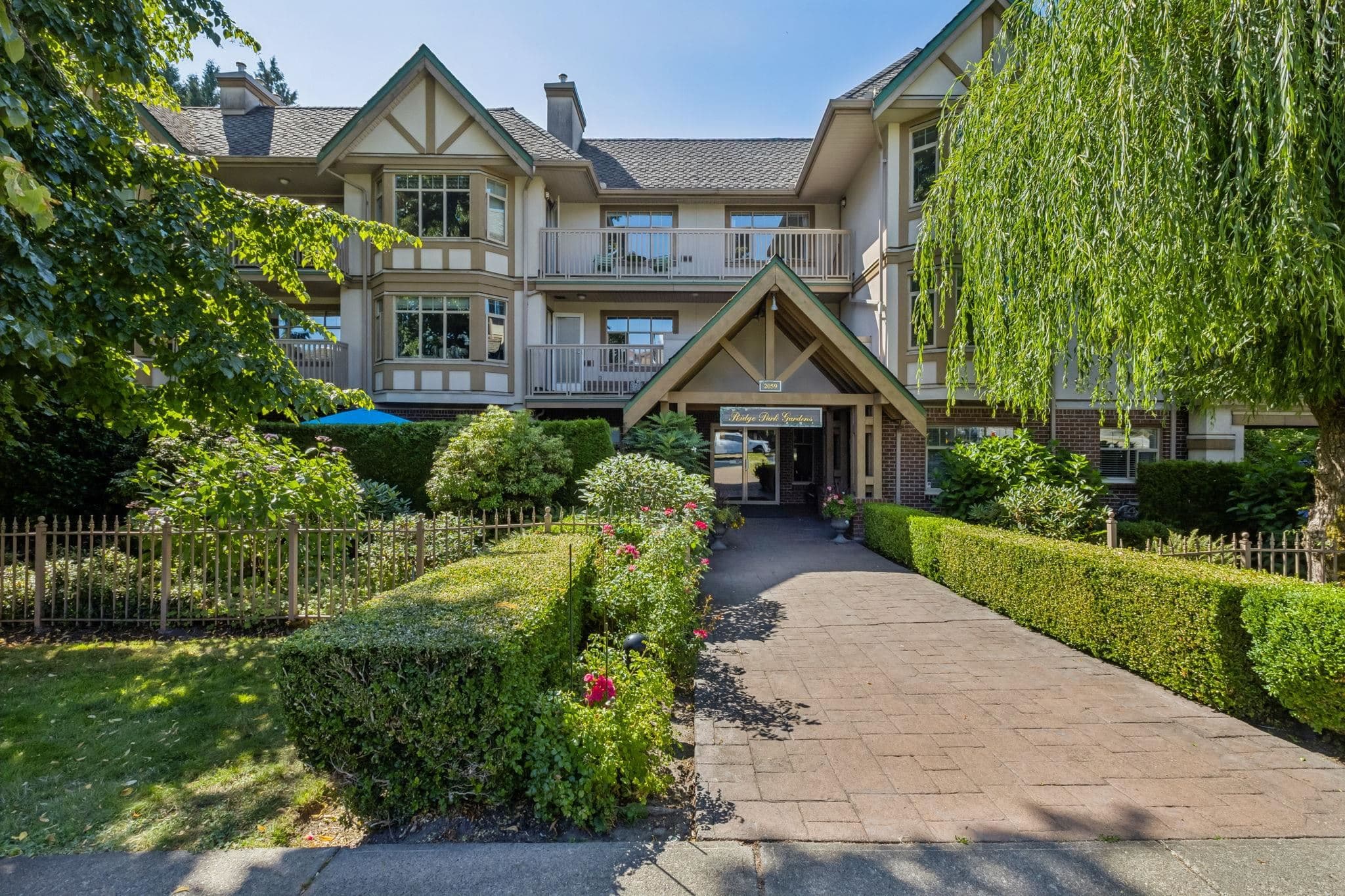 304 - 2059 Chesterfield Avenue, North Vancouver