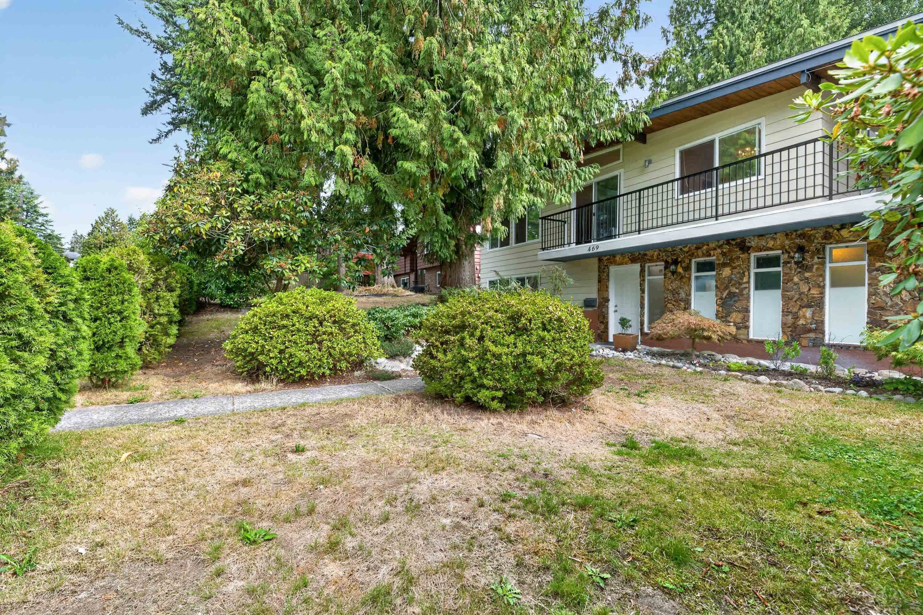 469 Laurentian Crescent, Coquitlam, V3K 1Y9 — photo 2