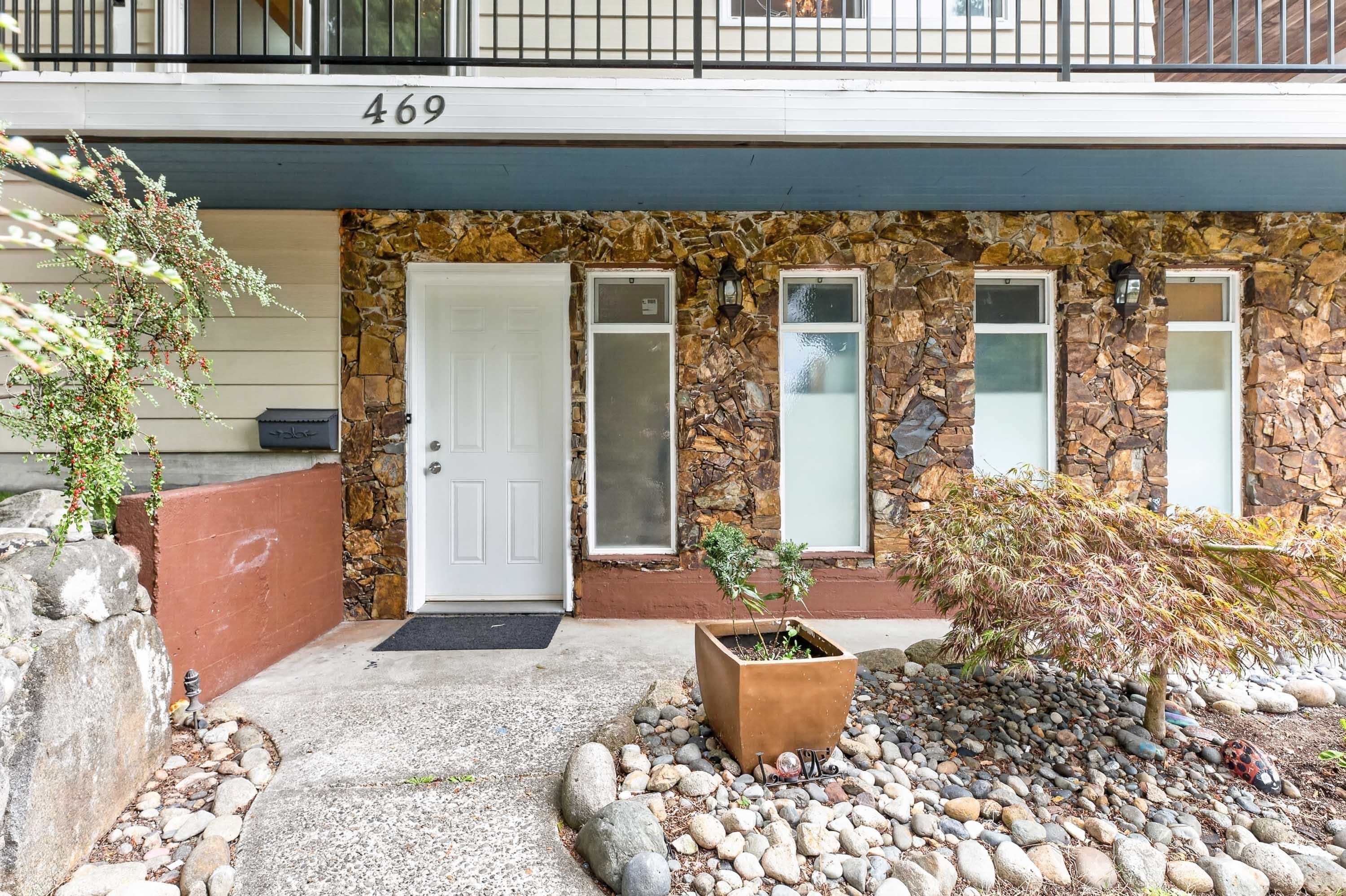 469 Laurentian Crescent, Coquitlam, V3K 1Y9 — photo 4