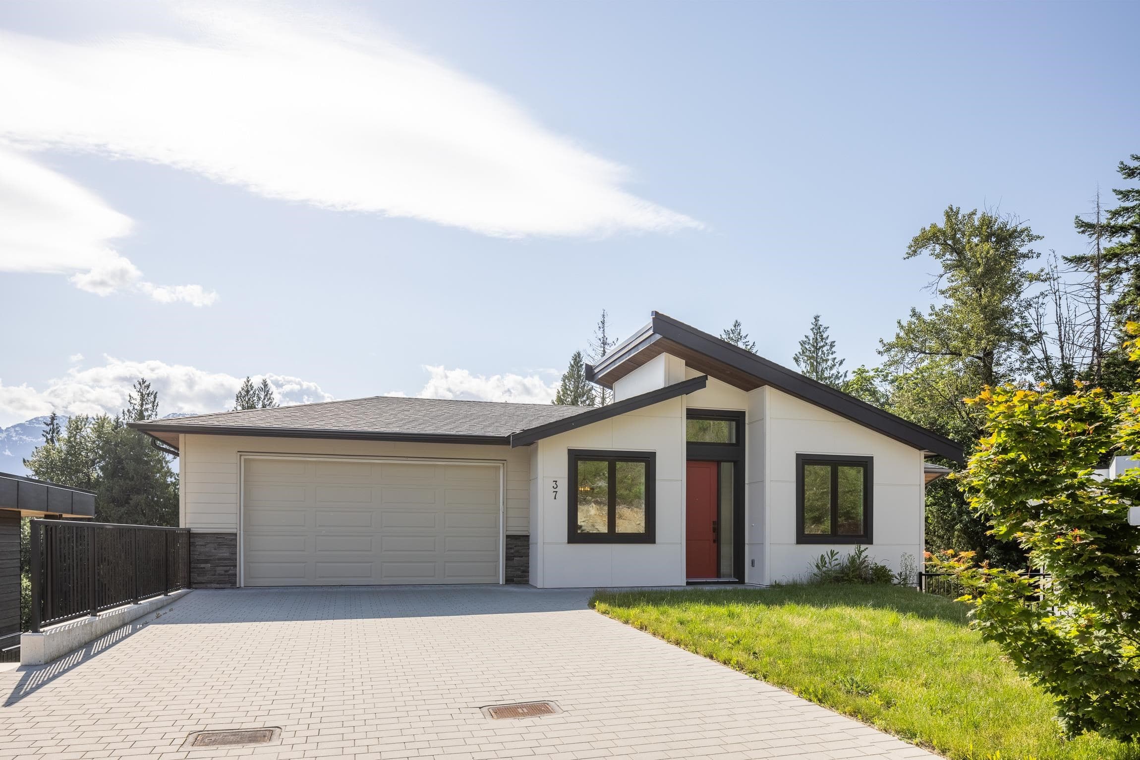 37 - 3385 Mamquam Road, Squamish, V8B 0E3 — photo 2