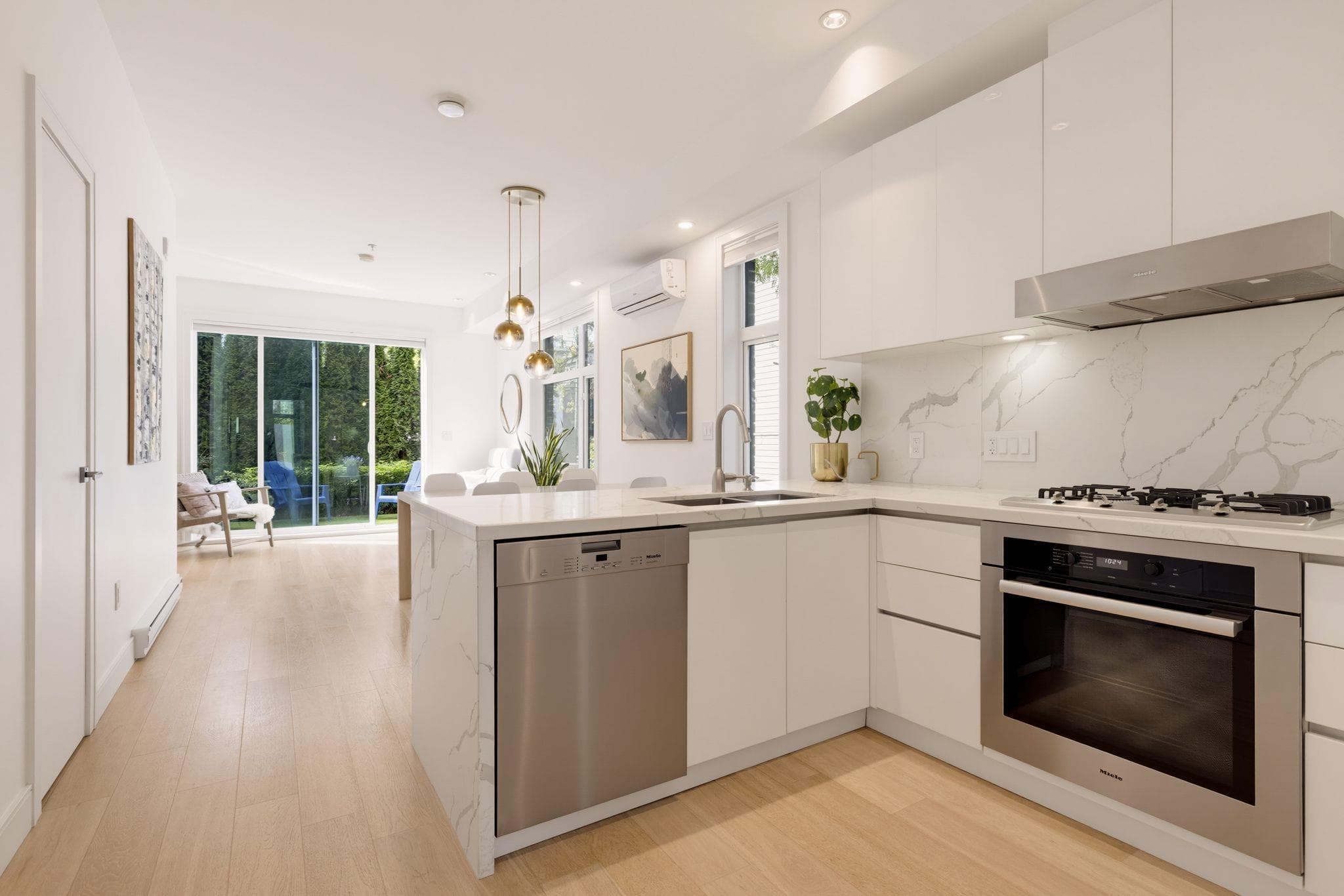 1880 E Georgia Street, Vancouver, V5L 2B6 — photo 4