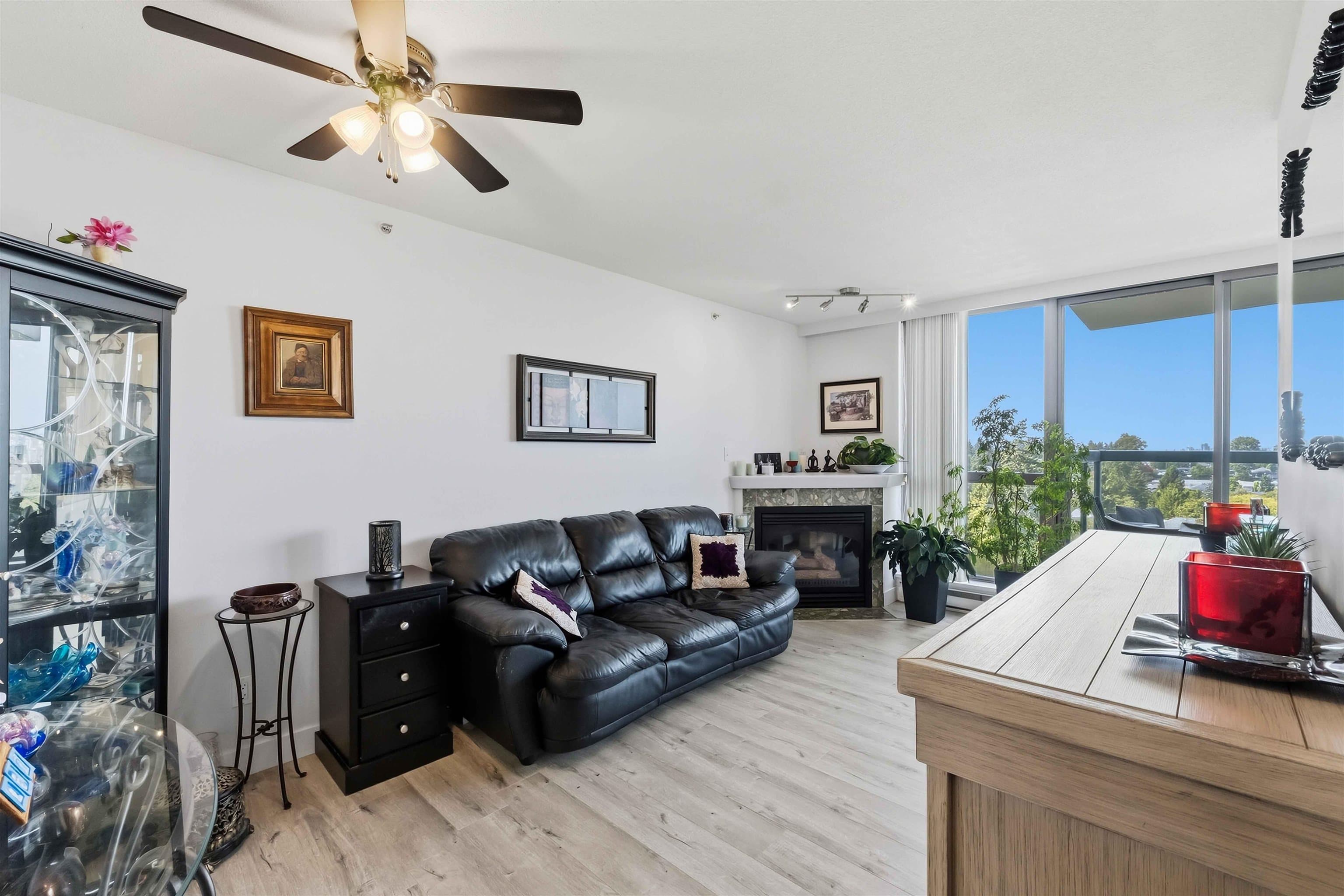 1104 - 10899 University Drive, Surrey, V3T 5V2 — photo 5