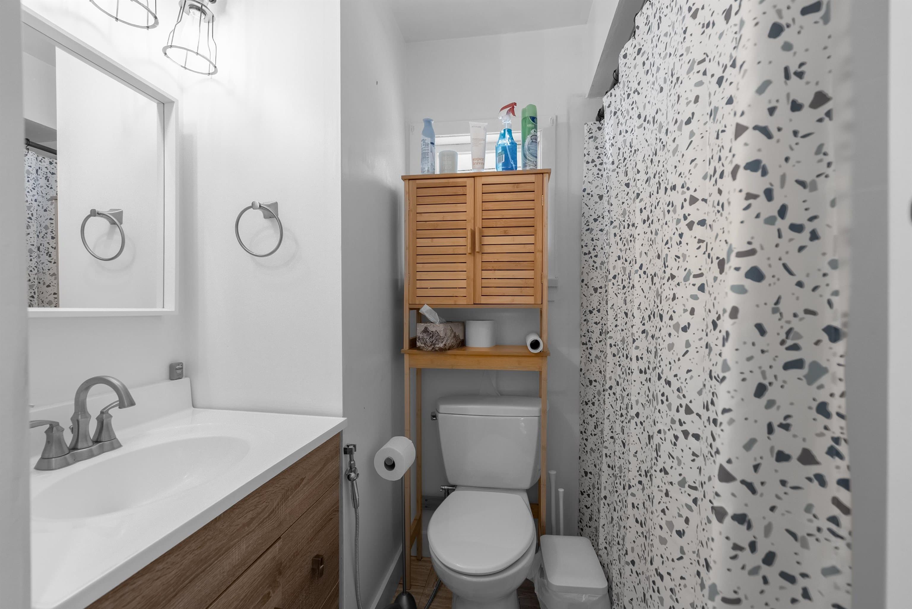 234 W St. James Road, North Vancouver, V7N 2P3 — photo 5