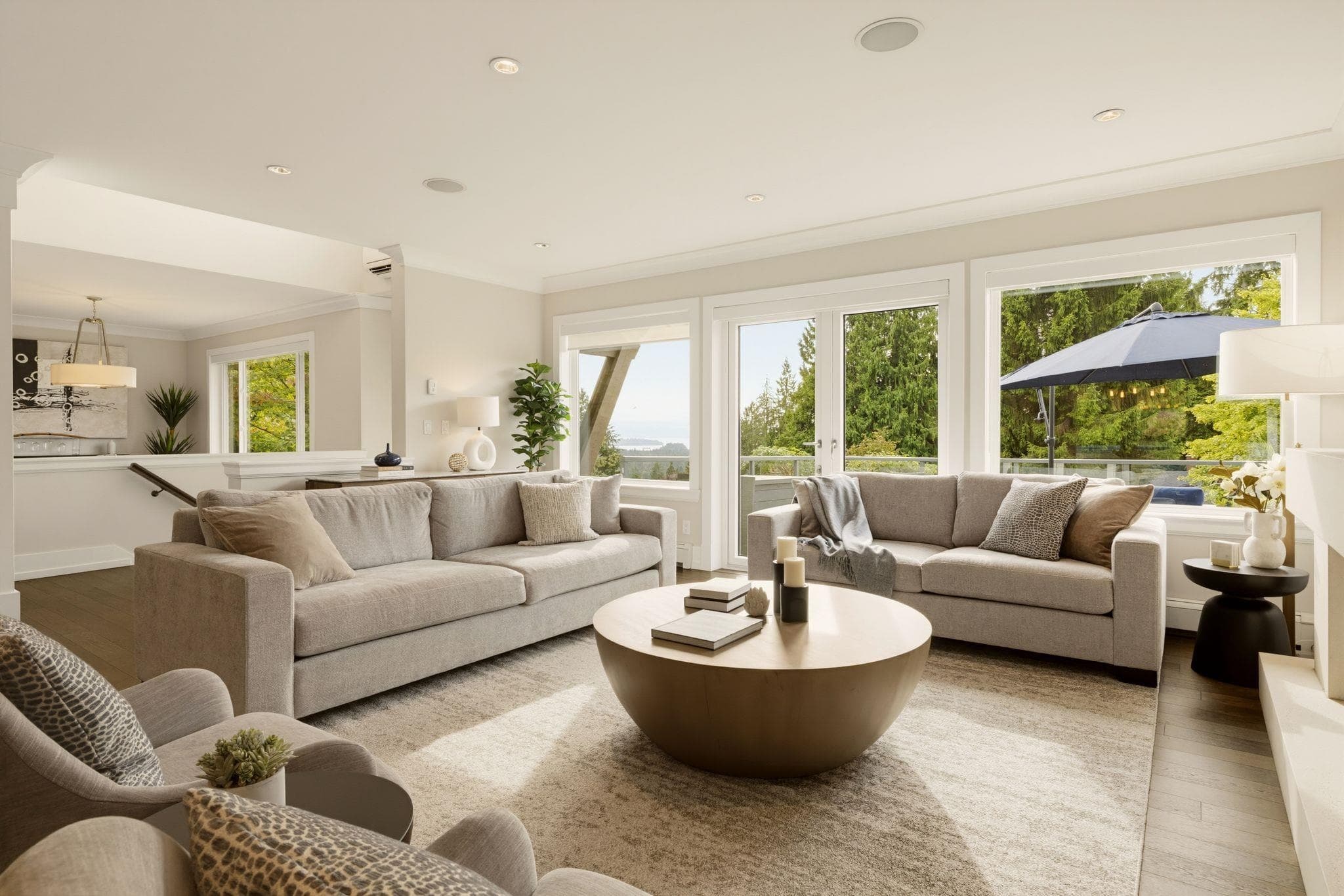 5008 Redonda Drive, North Vancouver, V7R 3J9 — photo 3