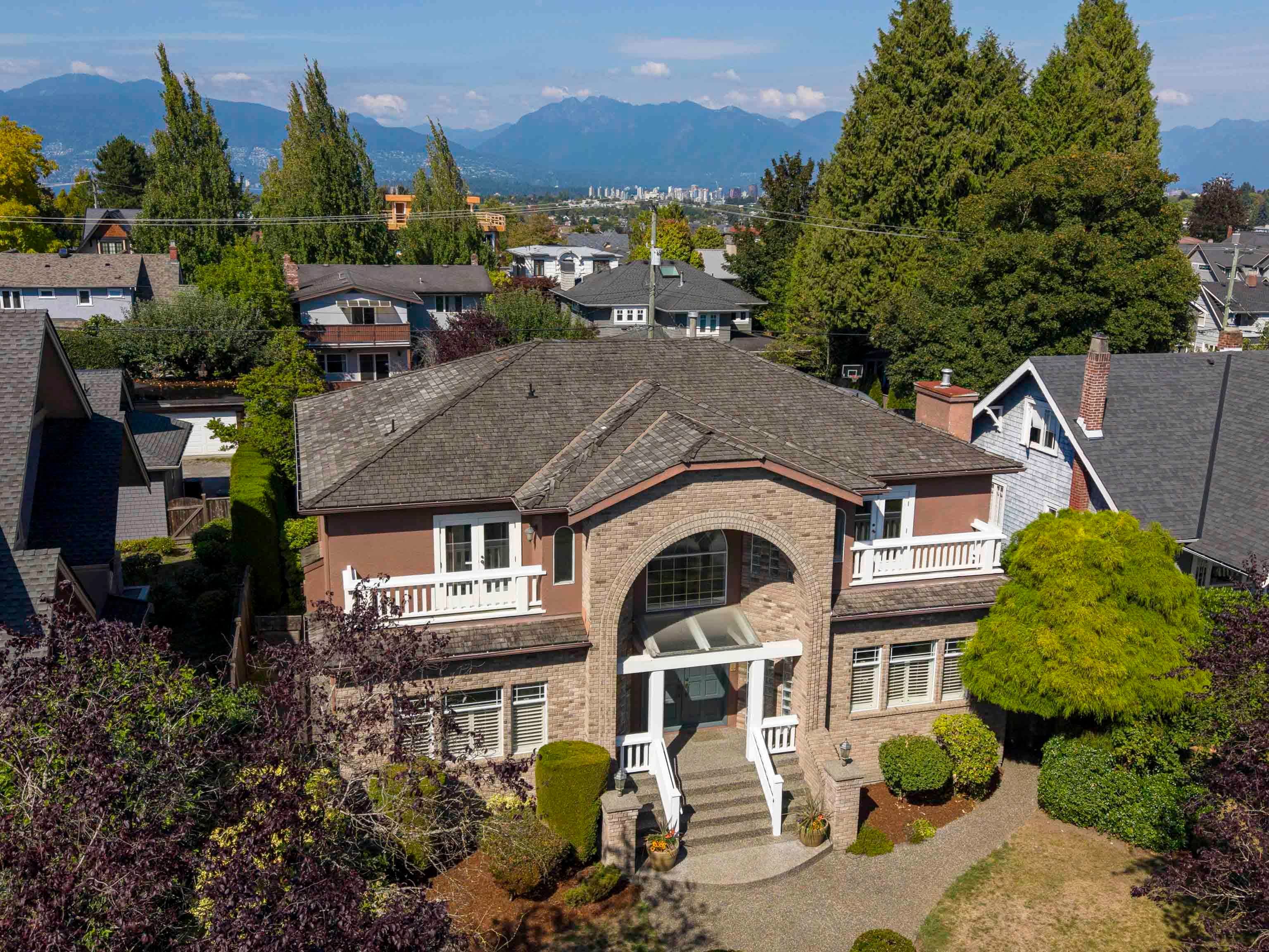 2677 W 34th Avenue, Vancouver, V6N 2J3 — photo 1