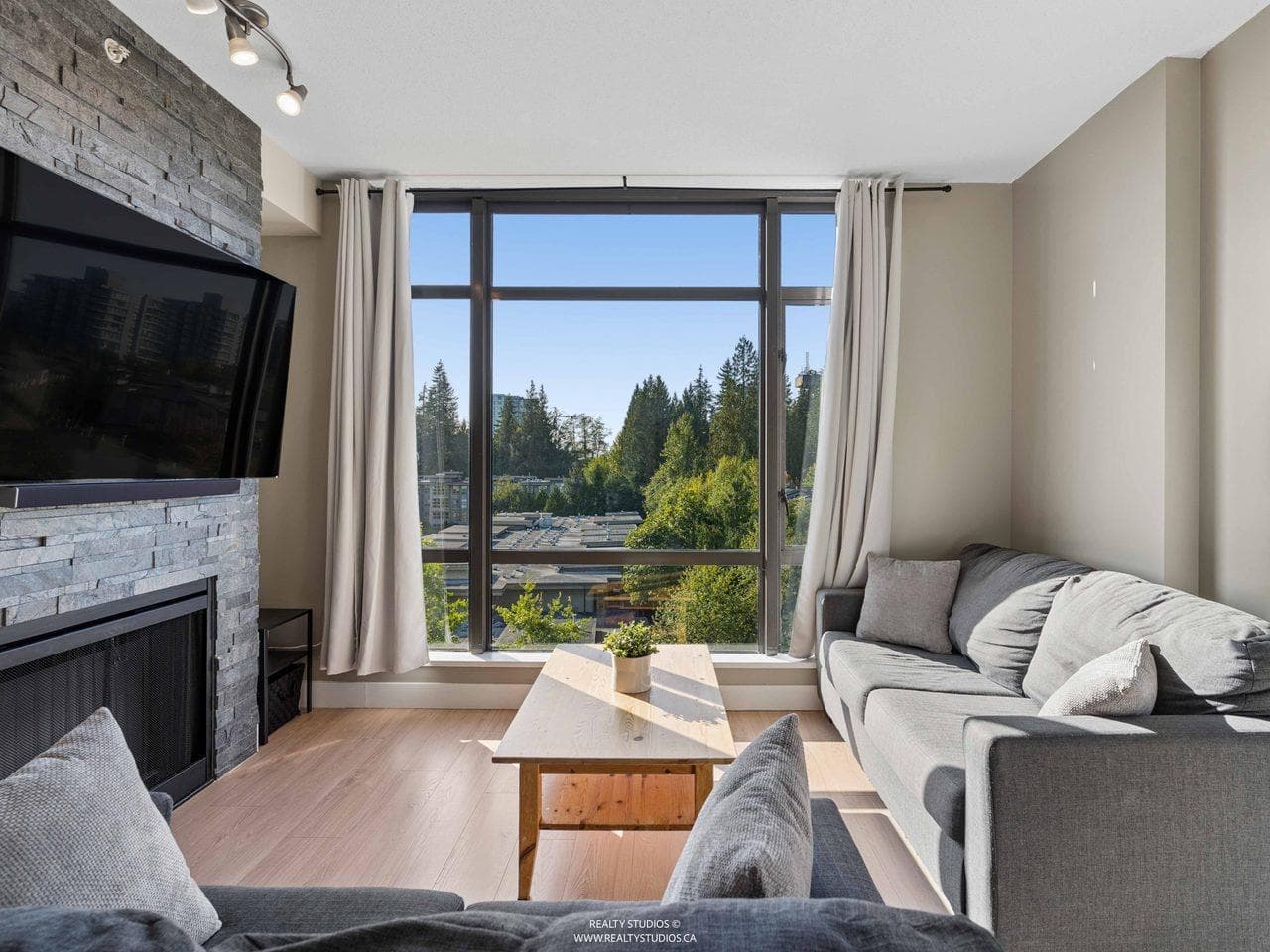 901 - 9300 University Crescent, Burnaby