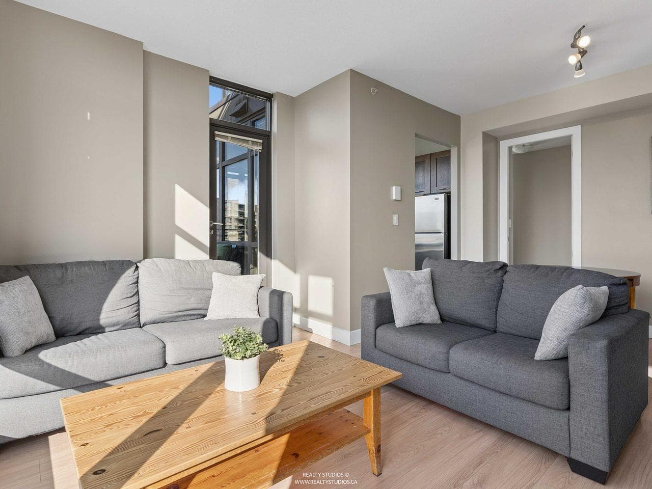 901 - 9300 University Crescent, Burnaby, V5A 4X9 — photo 5