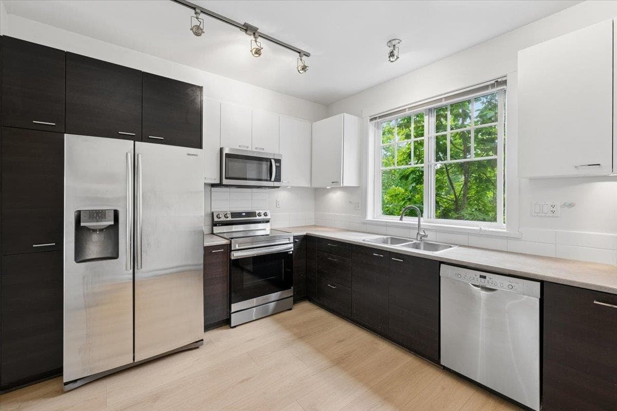 42 - 3010 Riverbend Drive, Coquitlam, V3C 0B8 — photo 4