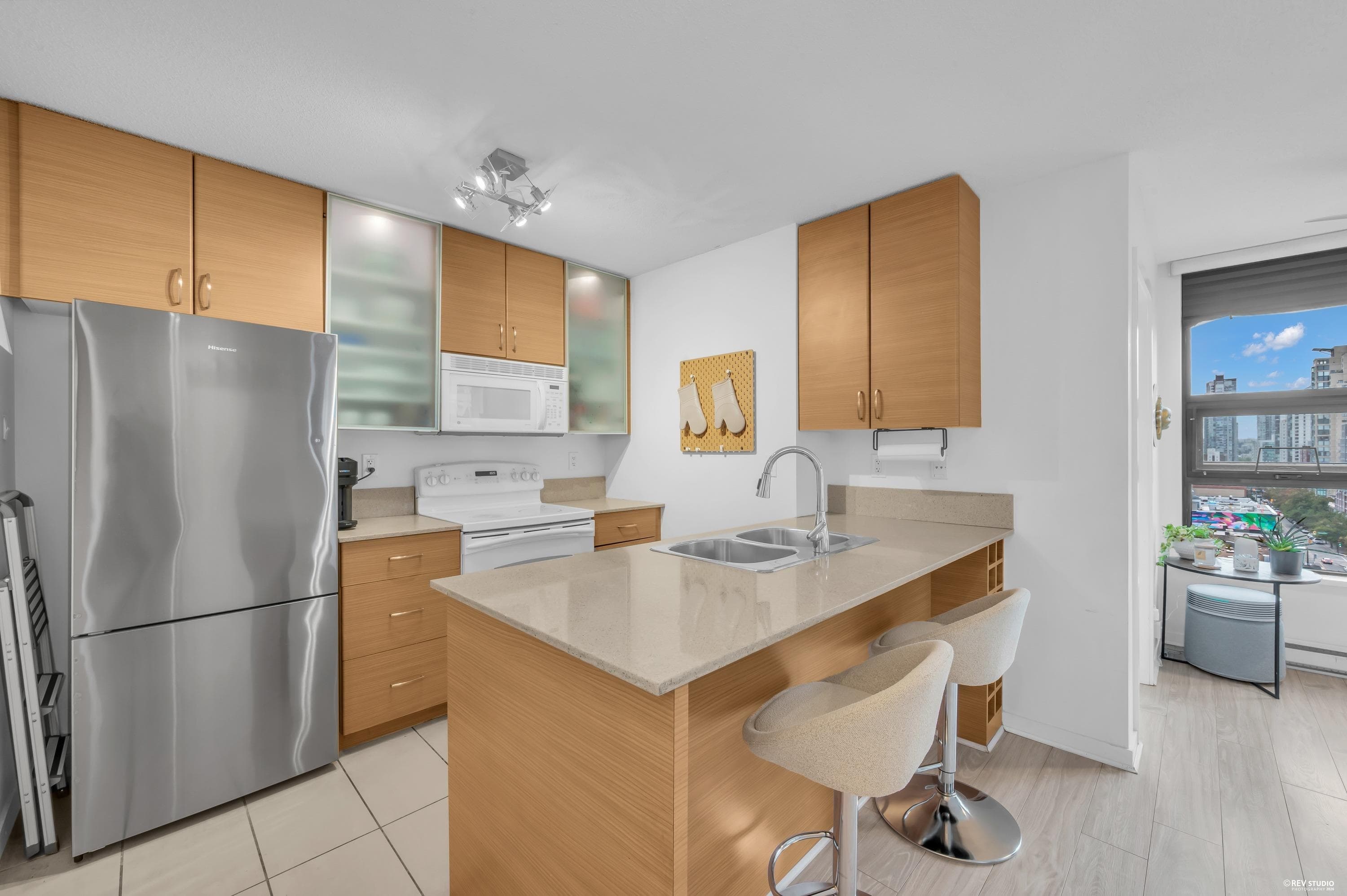 1401 - 928 Homer Street, Vancouver, V6B 1T7 — photo 5